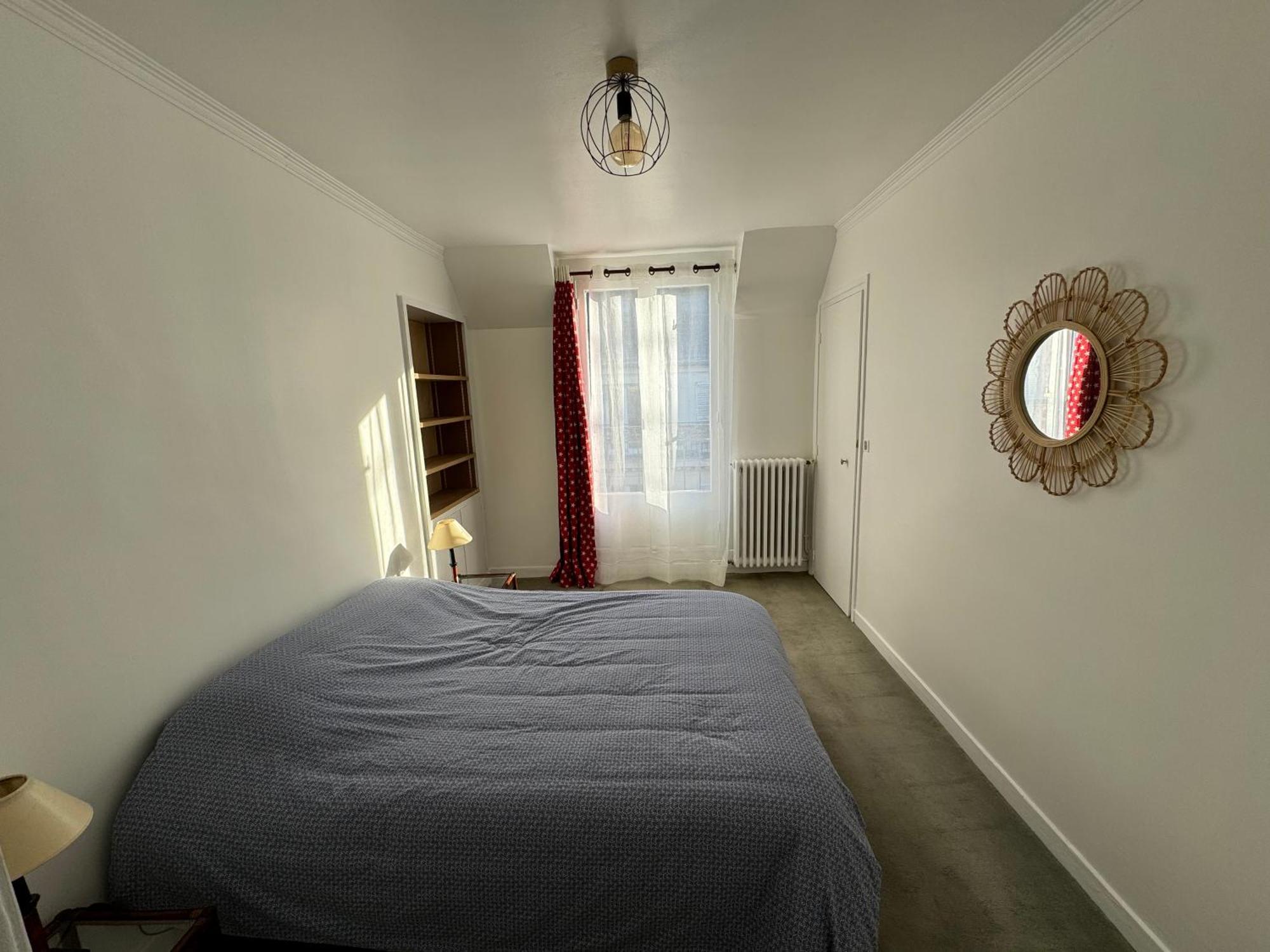 Apartment Arc De Triomphe - Champs Elysees - Super Emplacement - 5e Etage - Balcon - 60 M2