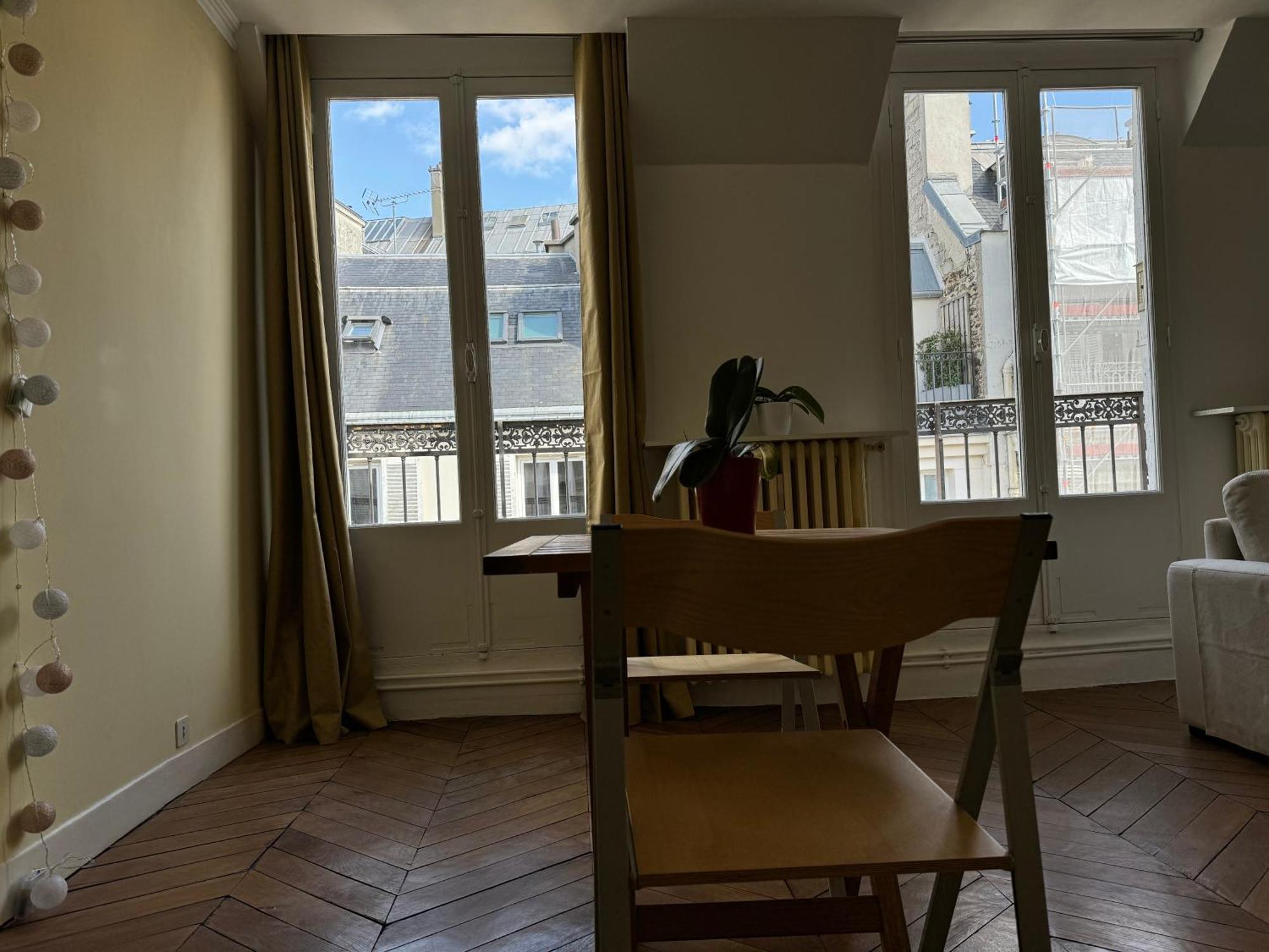 Arc De Triomphe - Champs Elysees - Super Emplacement - 5e Etage - Balcon - 60 M2
