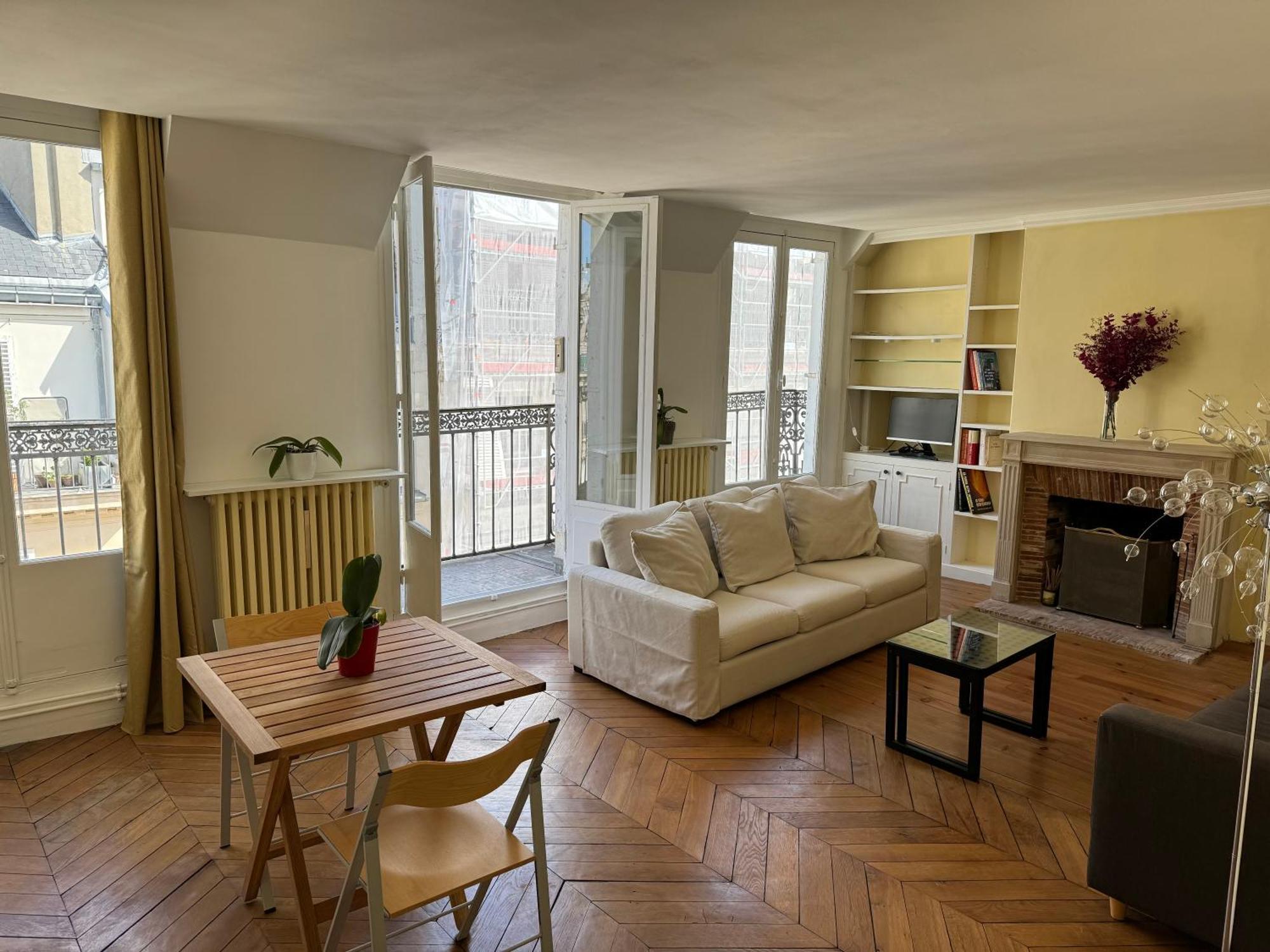Arc De Triomphe - Champs Elysees - Super Emplacement - 5e Etage - Balcon - 60 M2 *