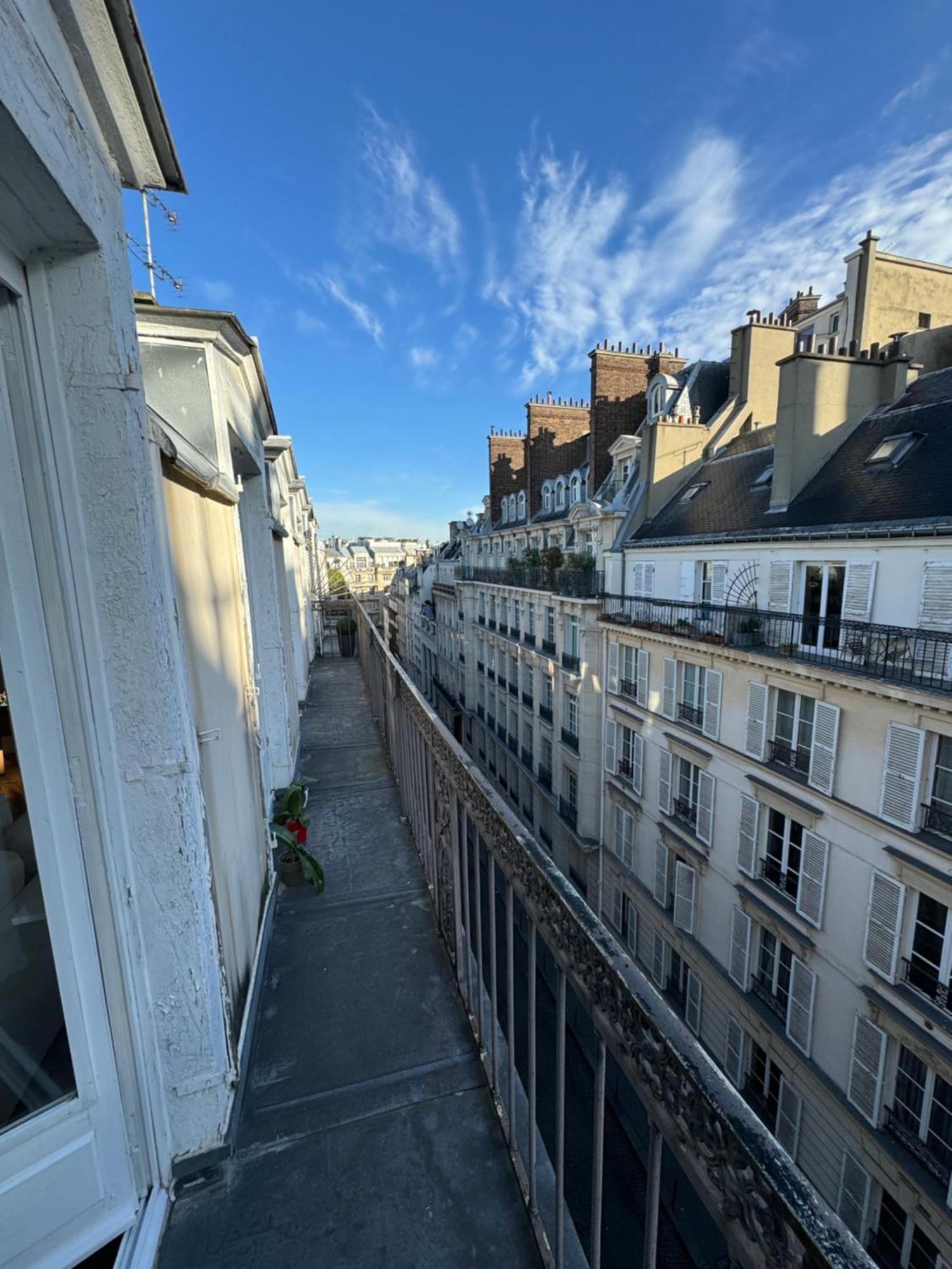 Arc De Triomphe - Champs Elysees - Super Emplacement - 5e Etage - Balcon - 60 M2 Paris