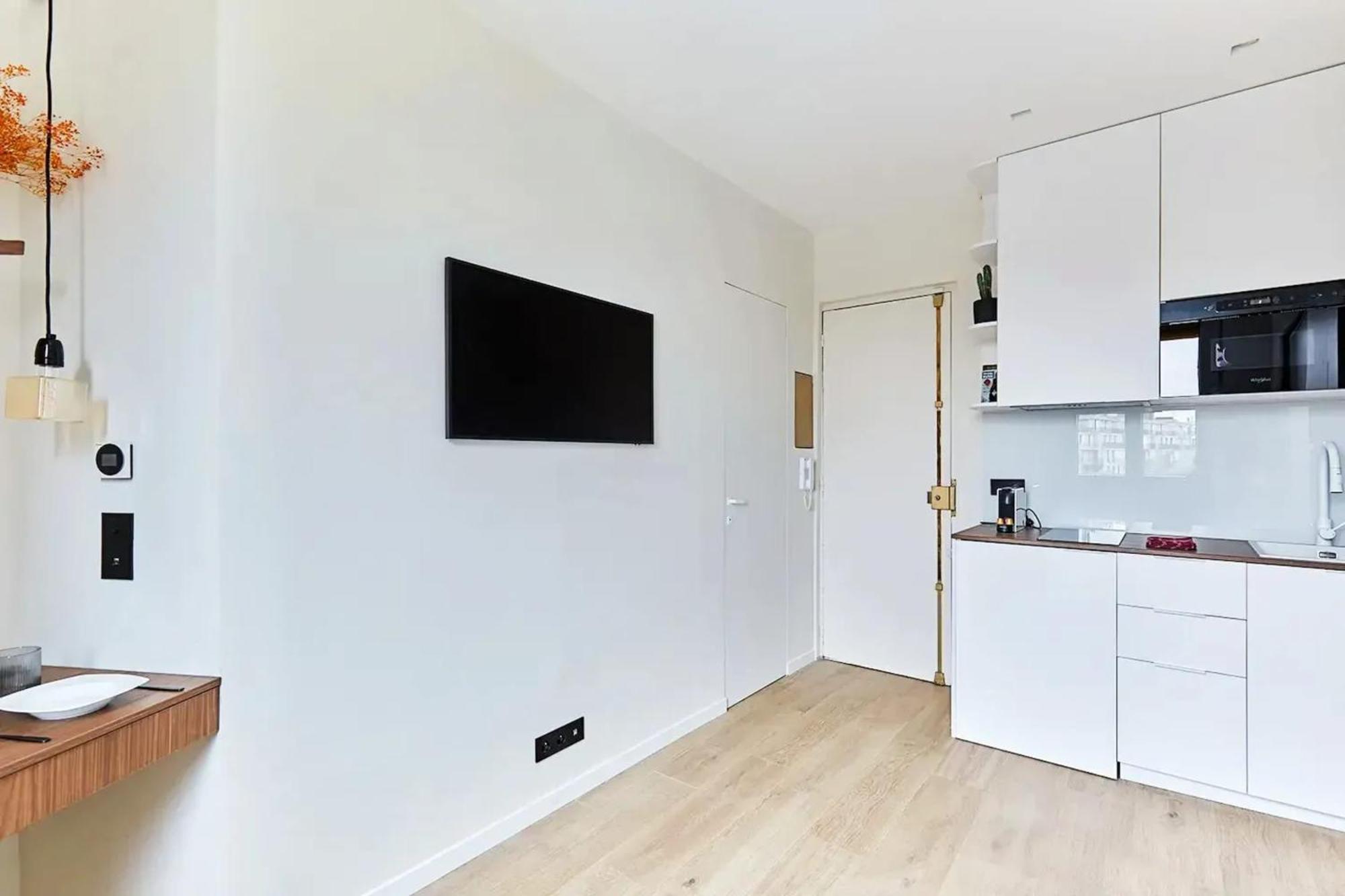 A Paris, Pres De L'arc De Triomphe Apartment
