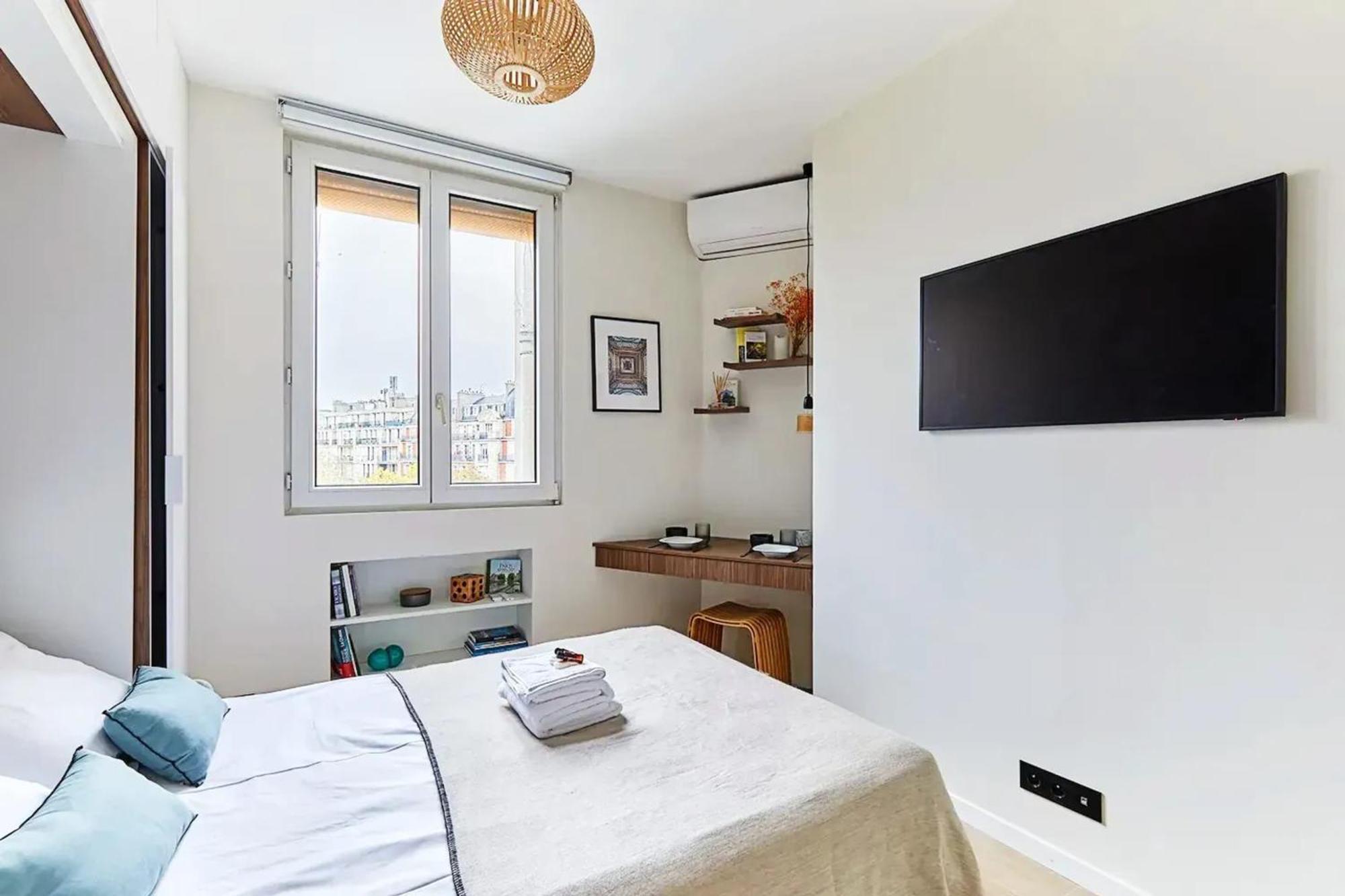A Paris, Pres De L'arc De Triomphe Apartment
