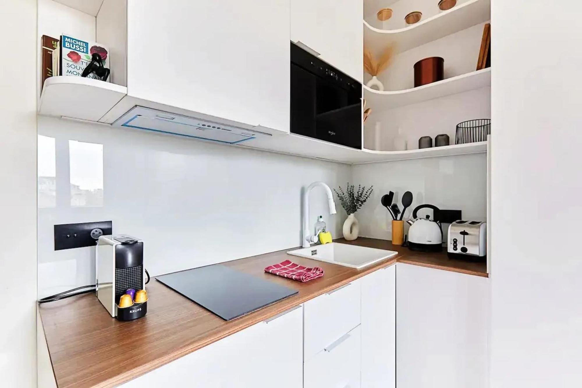 A Paris, Pres De L'arc De Triomphe Apartment *