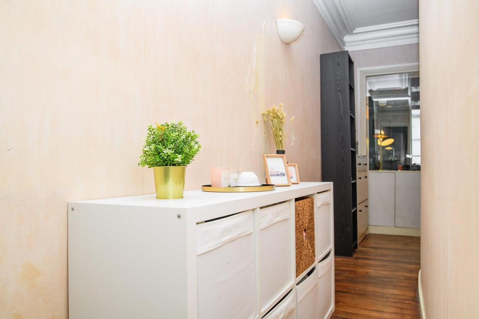 Bright 2br - Butte Montmartre | By Airnest Apartment *