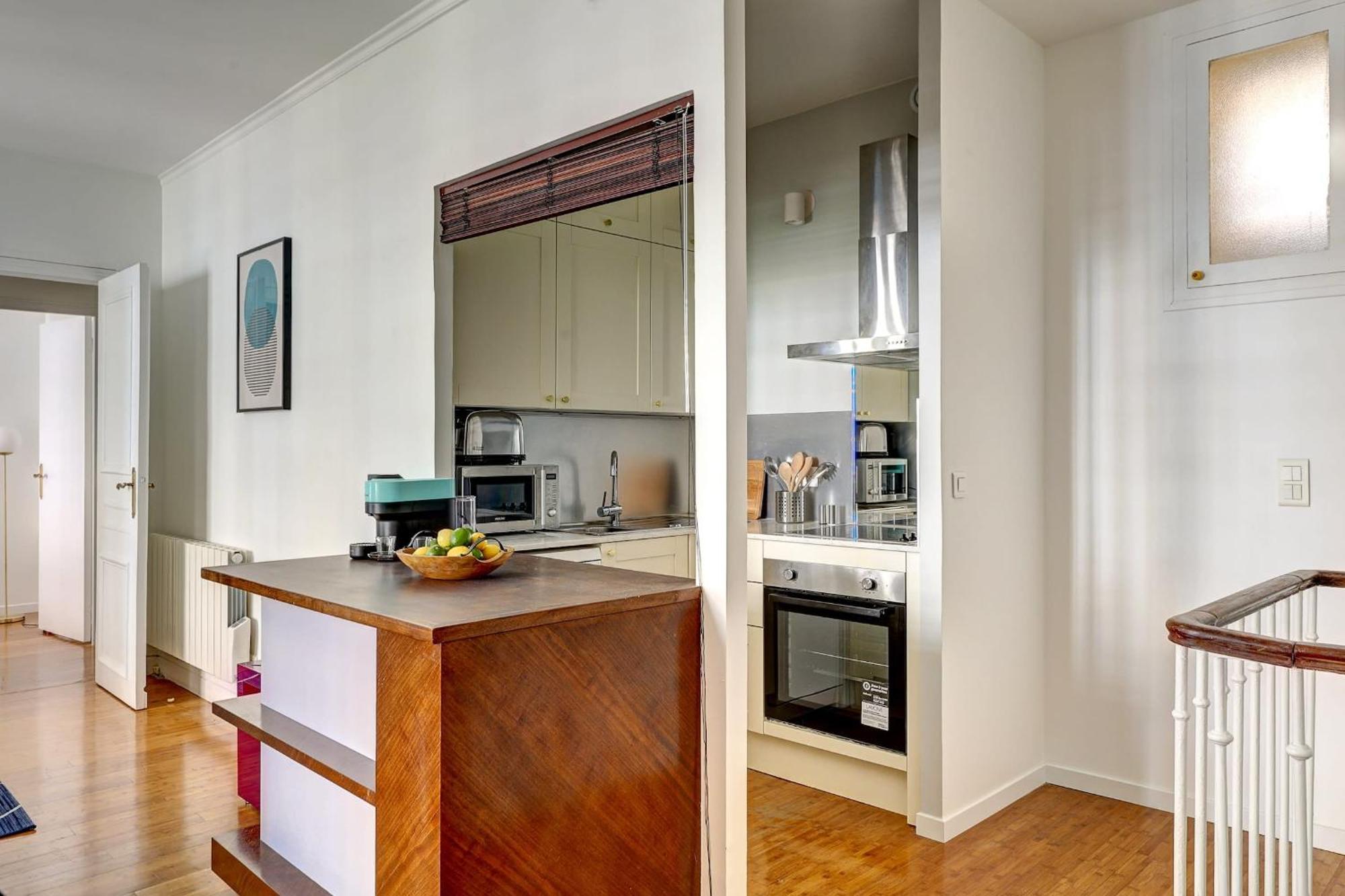 Champs-elysees - 2br With Balcony - Cityapartmentstay *