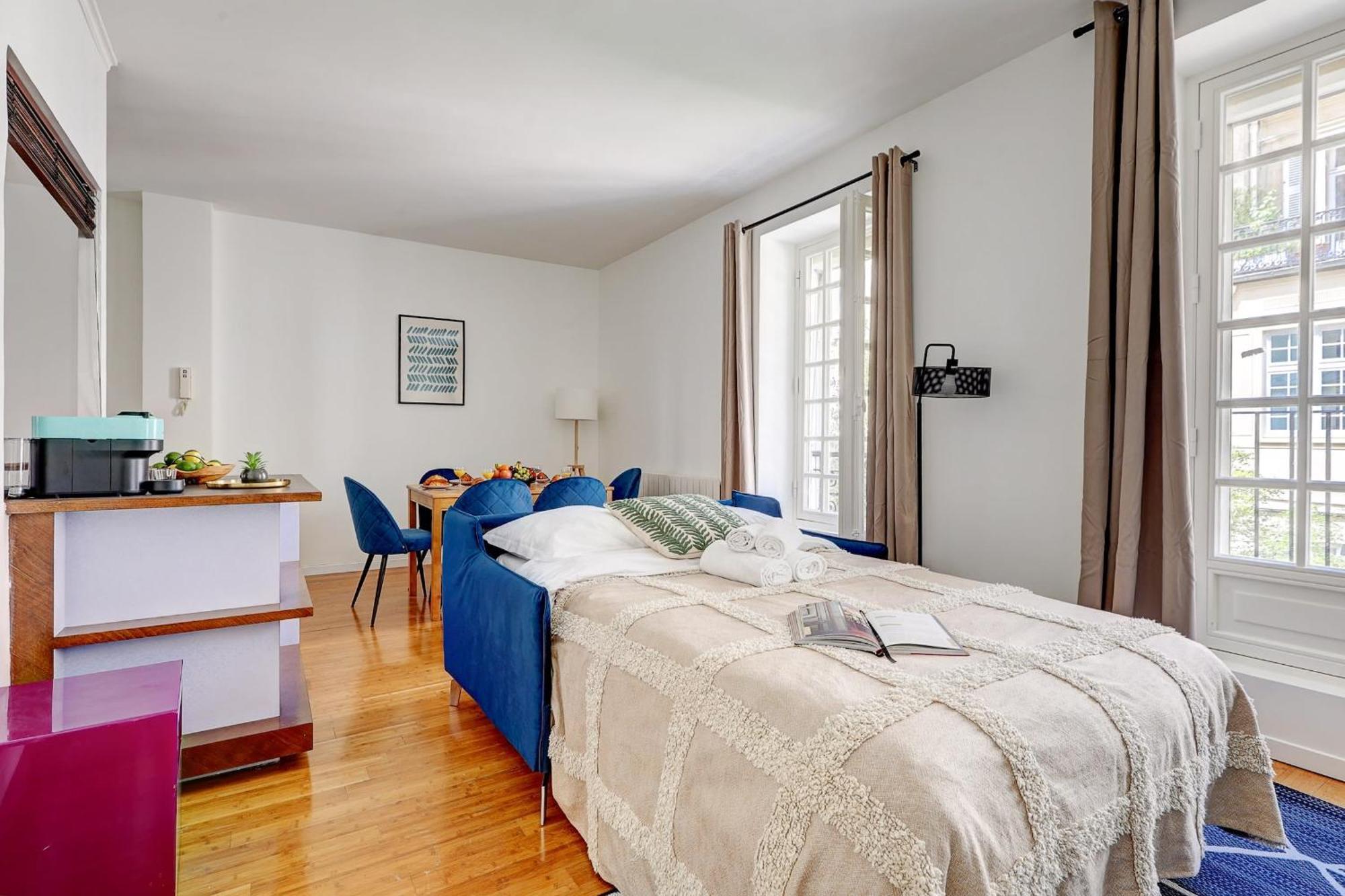 Champs-elysees - 2br With Balcony - Cityapartmentstay Apartment