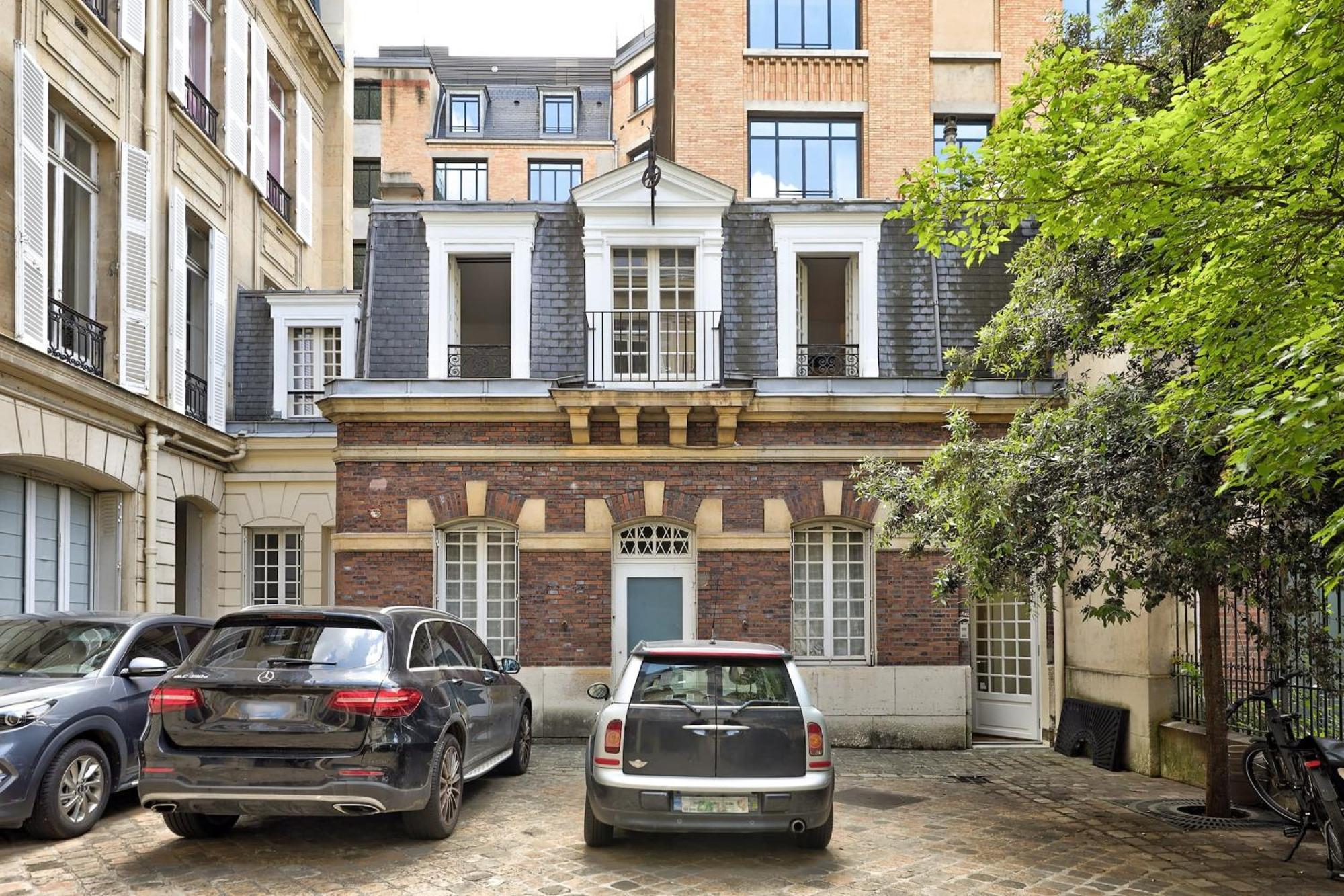 Champs-elysees - 2br With Balcony - Cityapartmentstay Apartment *