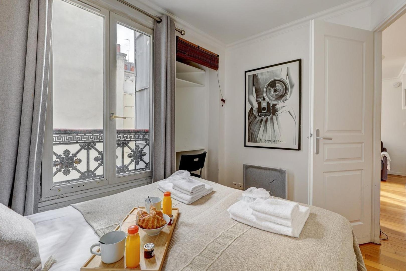 395 Biot 10 - Superbe A Paris