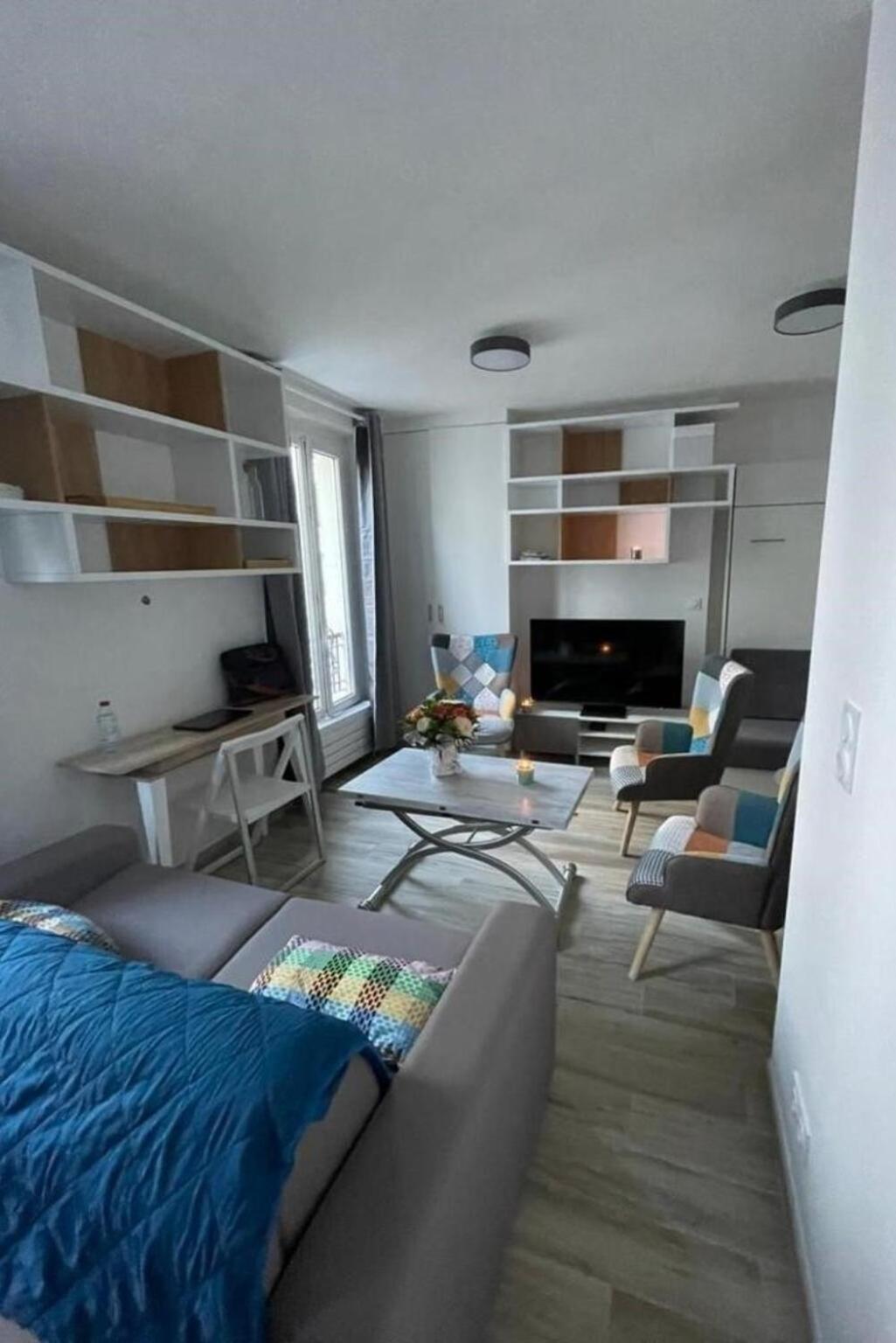 Buzelin 18eme Apartment