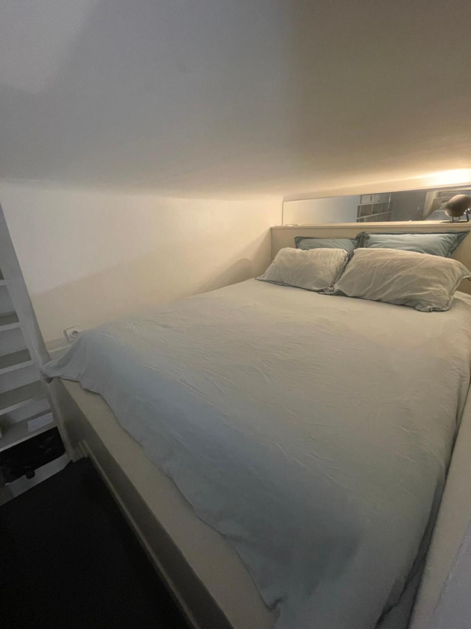 Appartement Elegant Avec Mezzanine Porte Des Ternes *