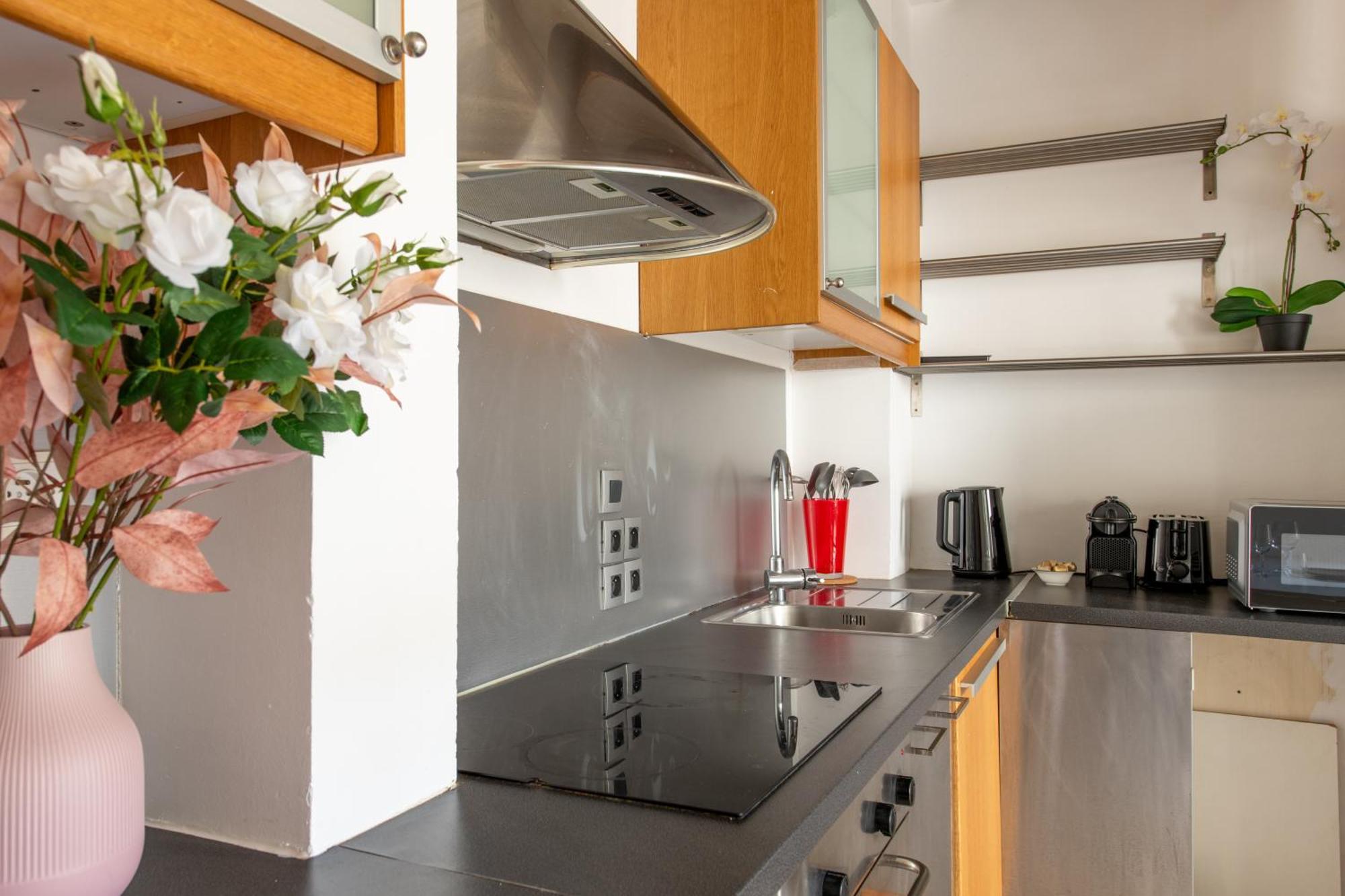 Apartment Geranimus 36b : Hearth Of Paris