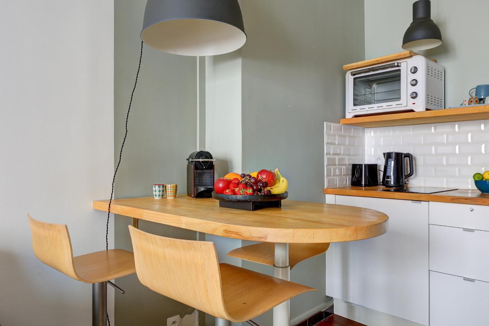 Notre Dame & La Seine With Balcony - Cityapartmentstay