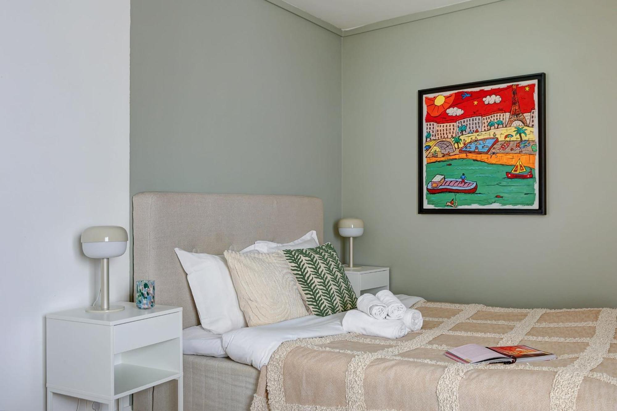 Apartment Notre Dame & La Seine With Balcony - Cityapartmentstay