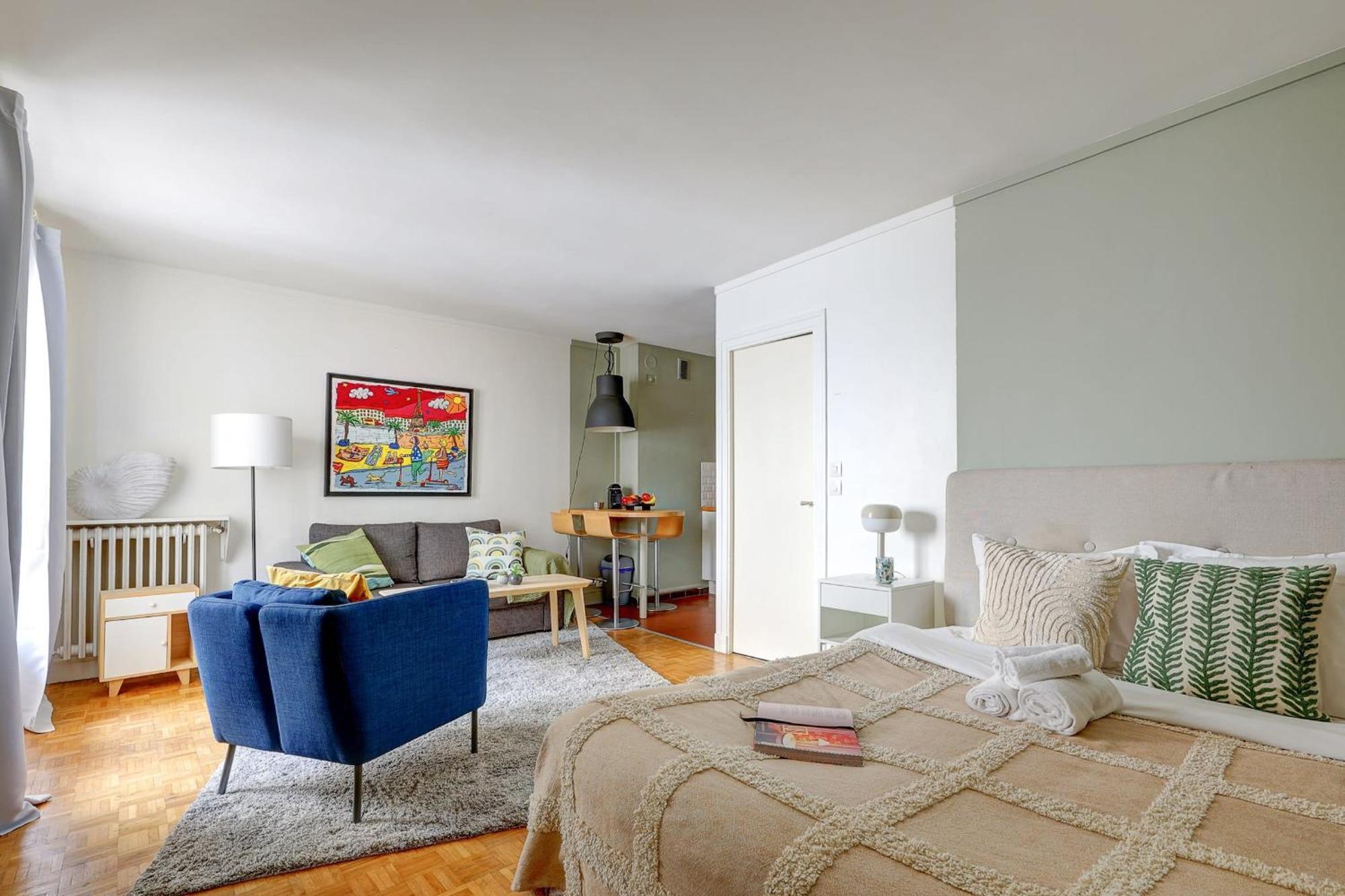 Notre Dame & La Seine With Balcony - Cityapartmentstay Apartment Paris