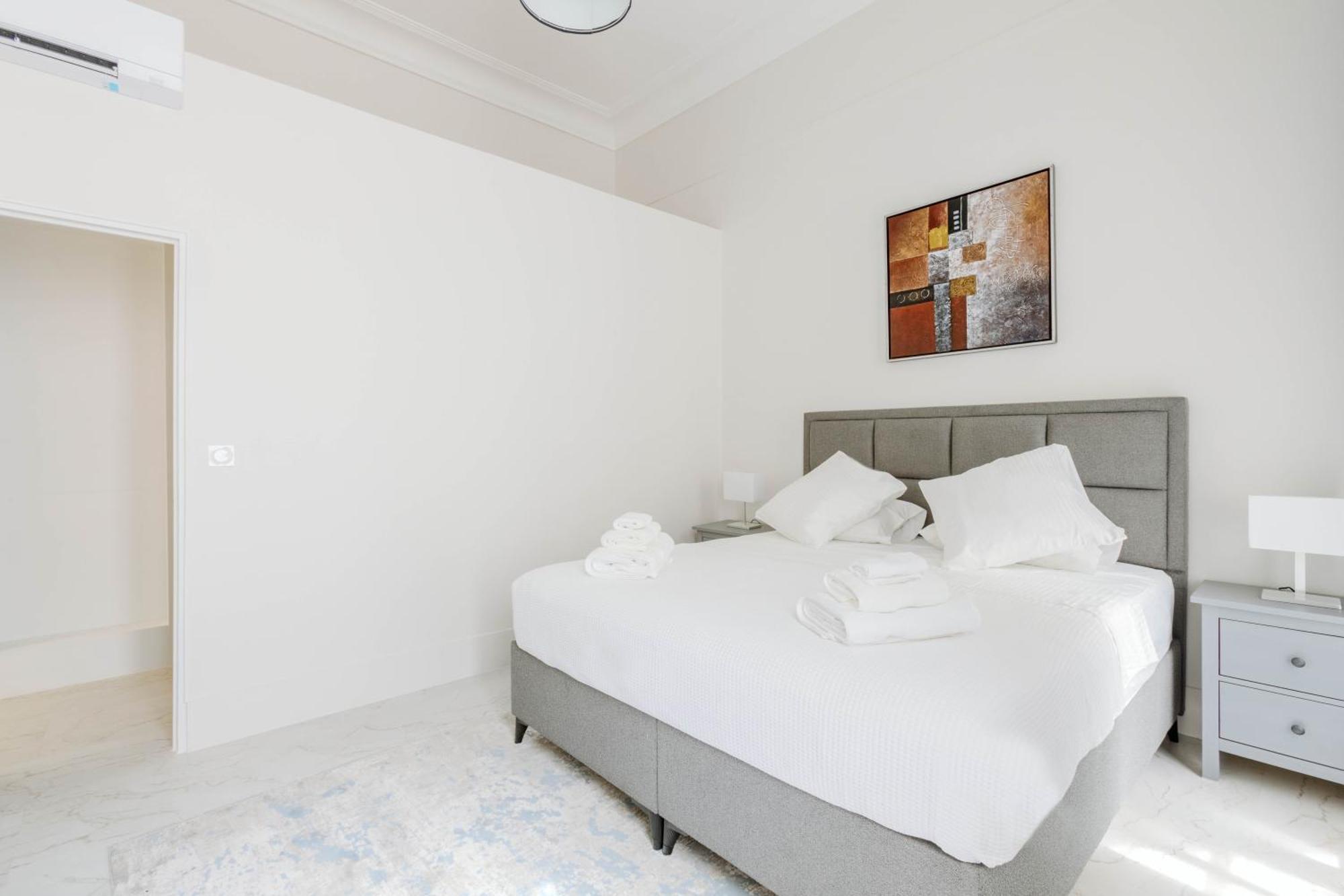 Apartment Caf Friedland Paris