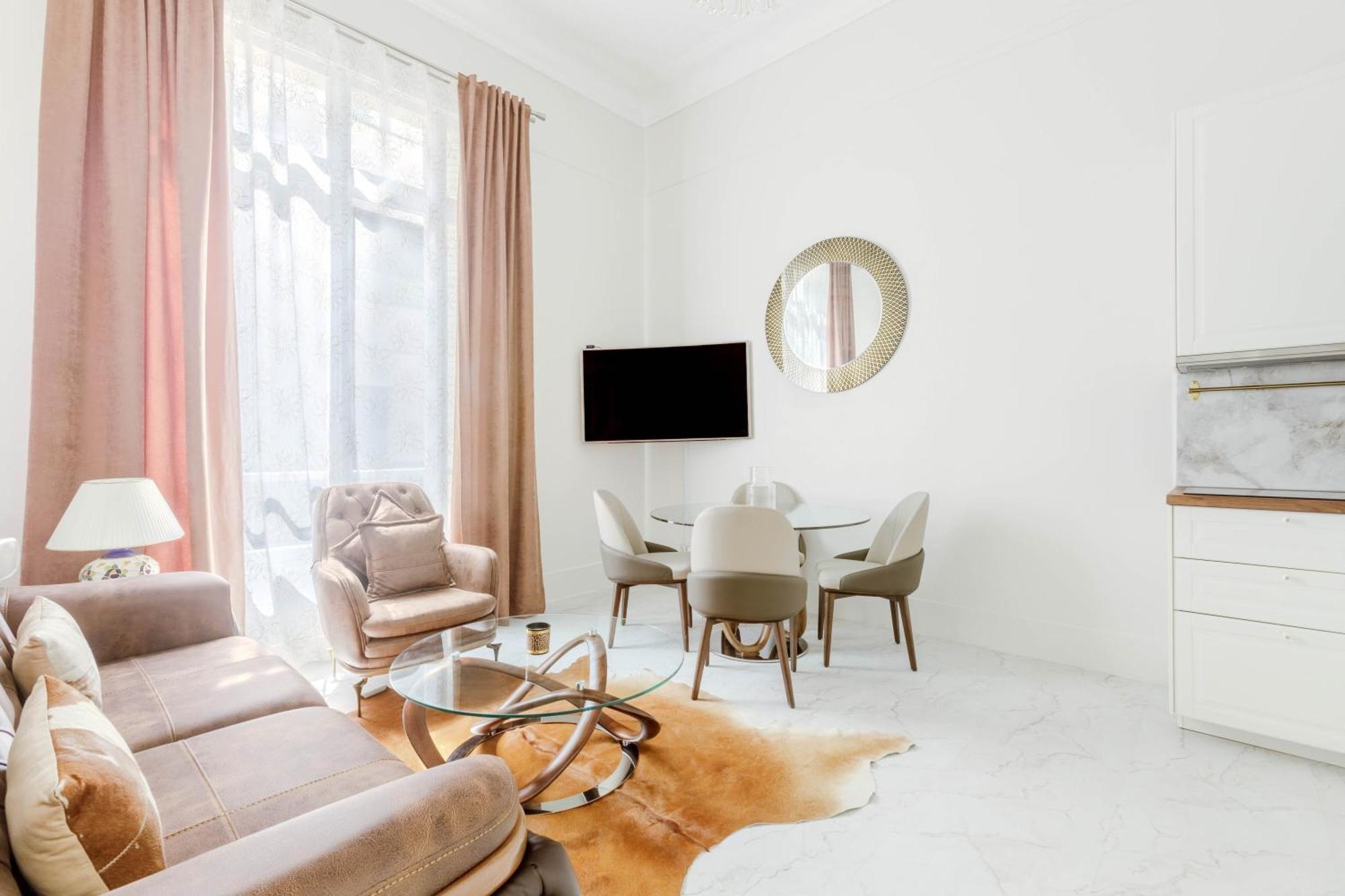 Caf Friedland Apartment