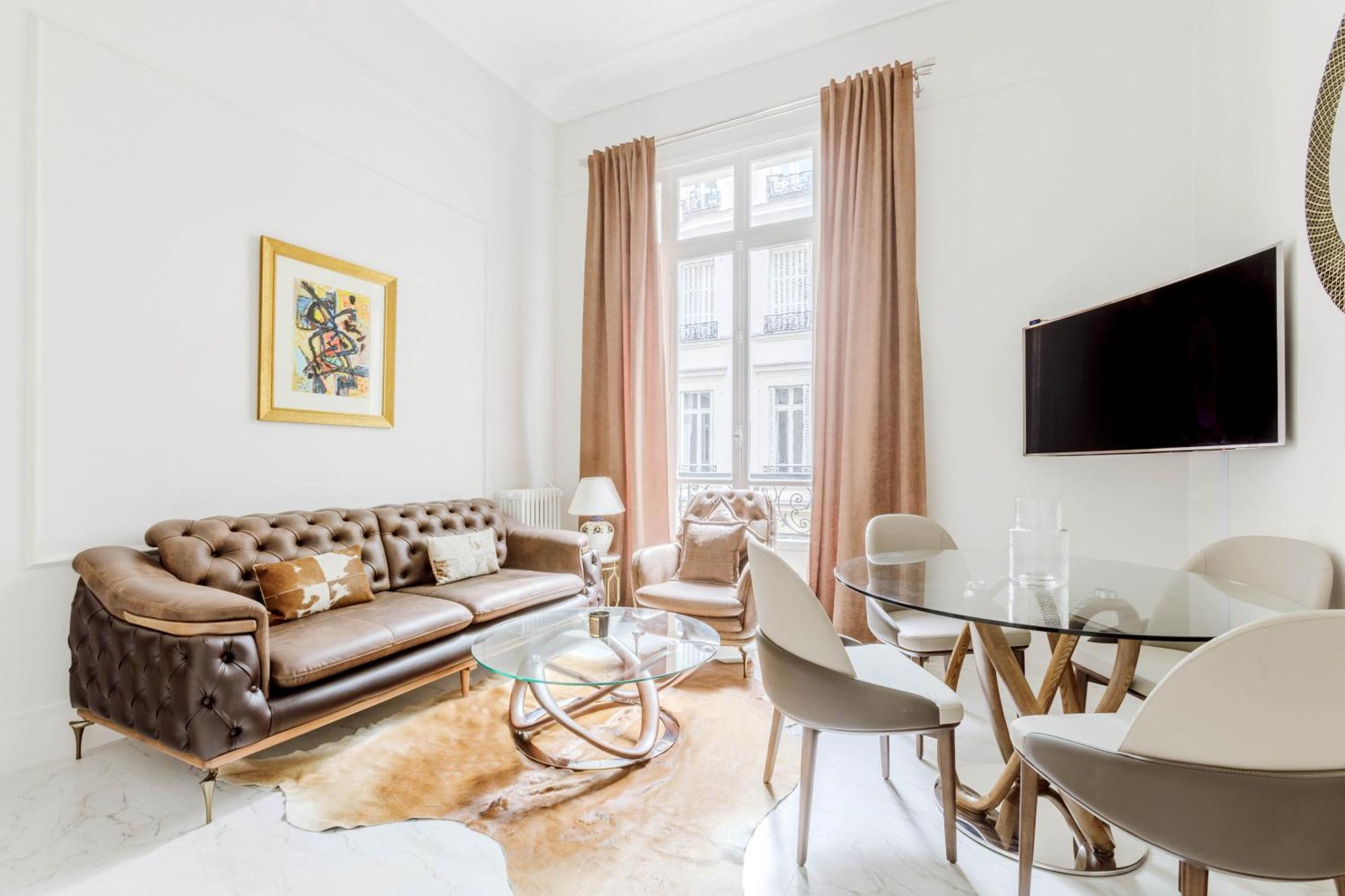 Caf Friedland Apartment Paris