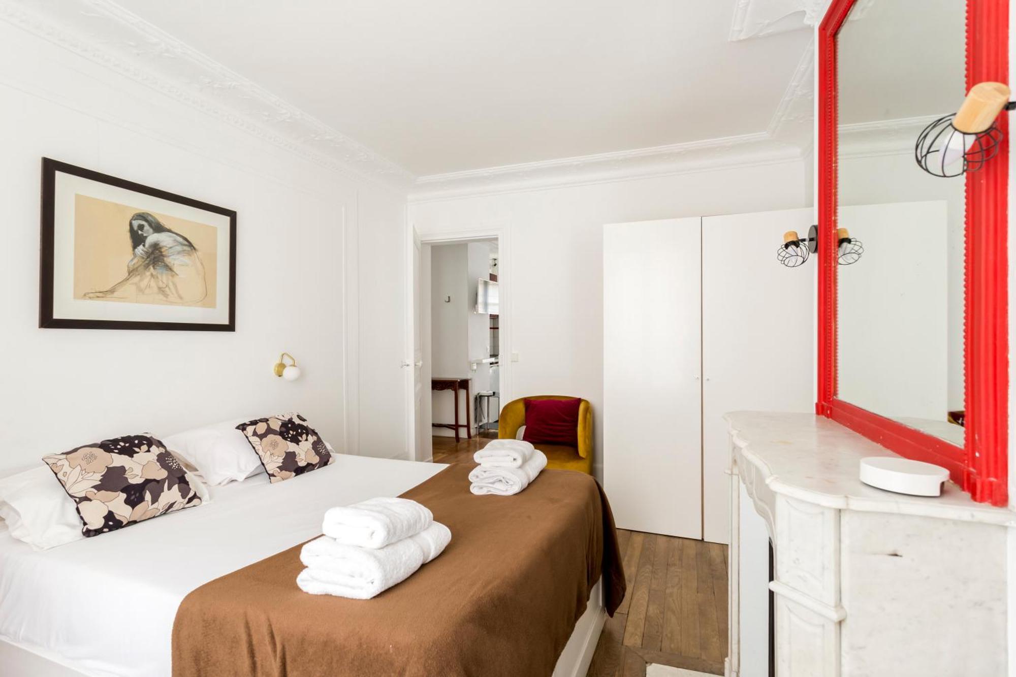 Saint Paul Le Marais Charlemagne Apartment