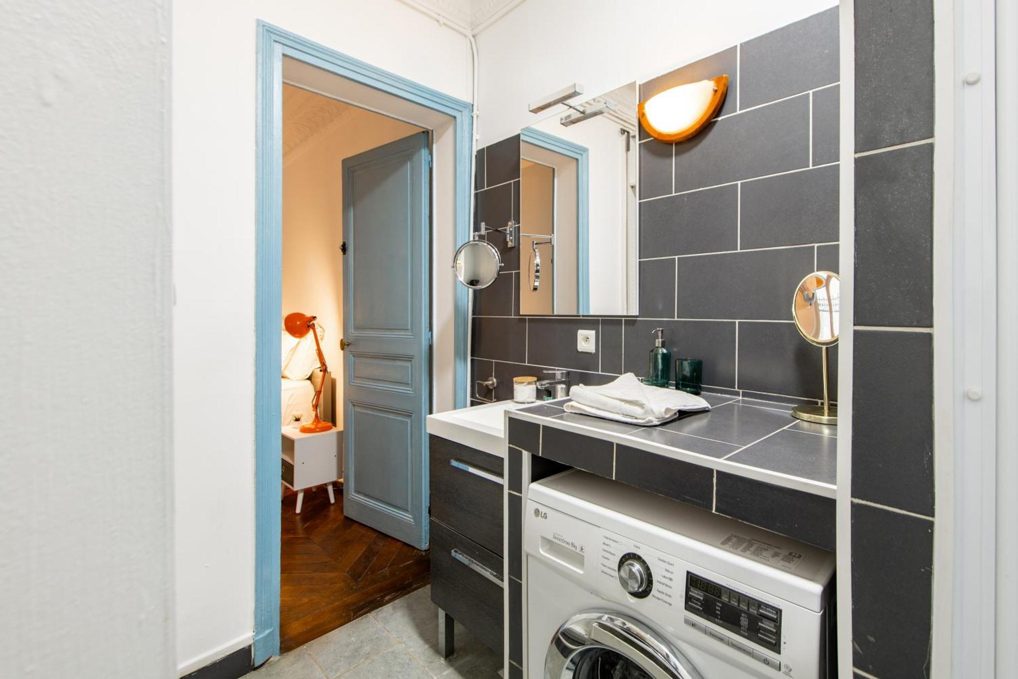 Appartement Stylish 2-bedroom Near The Famous Moulin Rouge Paris