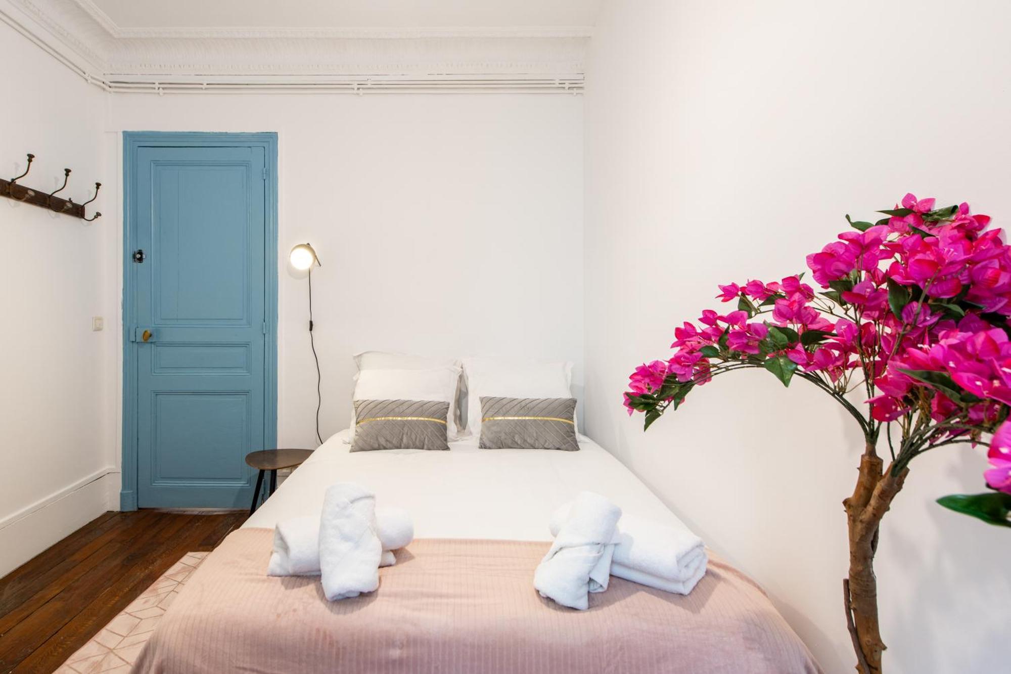 Stylish 2-bedroom Near The Famous Moulin Rouge Appartement Paris