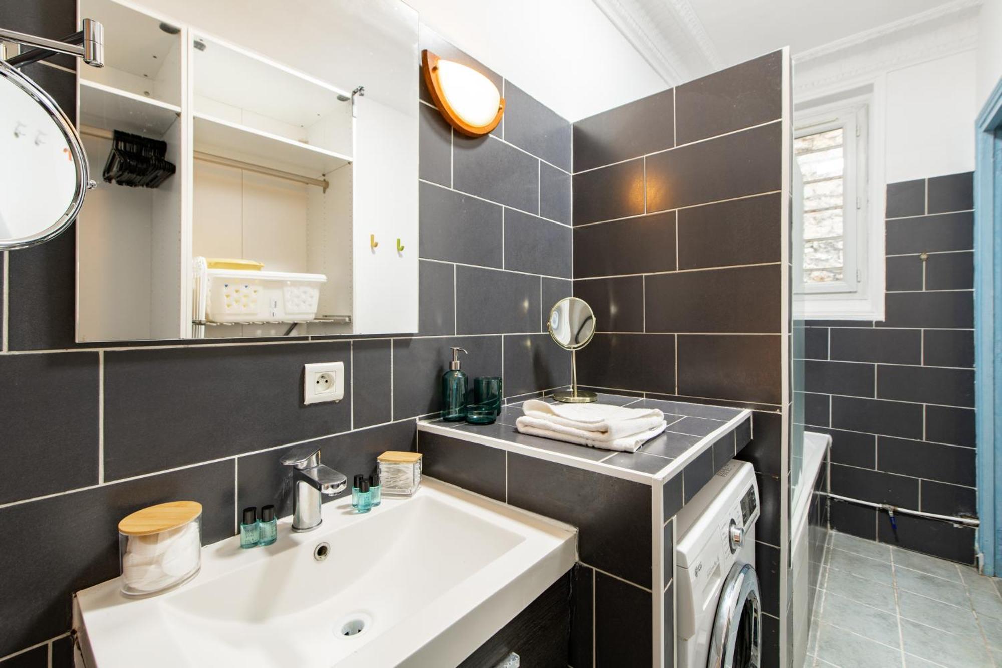 Stylish 2-bedroom Near The Famous Moulin Rouge Appartement *