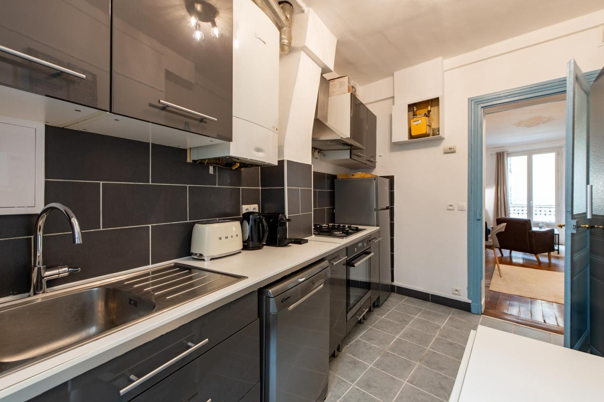 Stylish 2-bedroom Near The Famous Moulin Rouge Paris