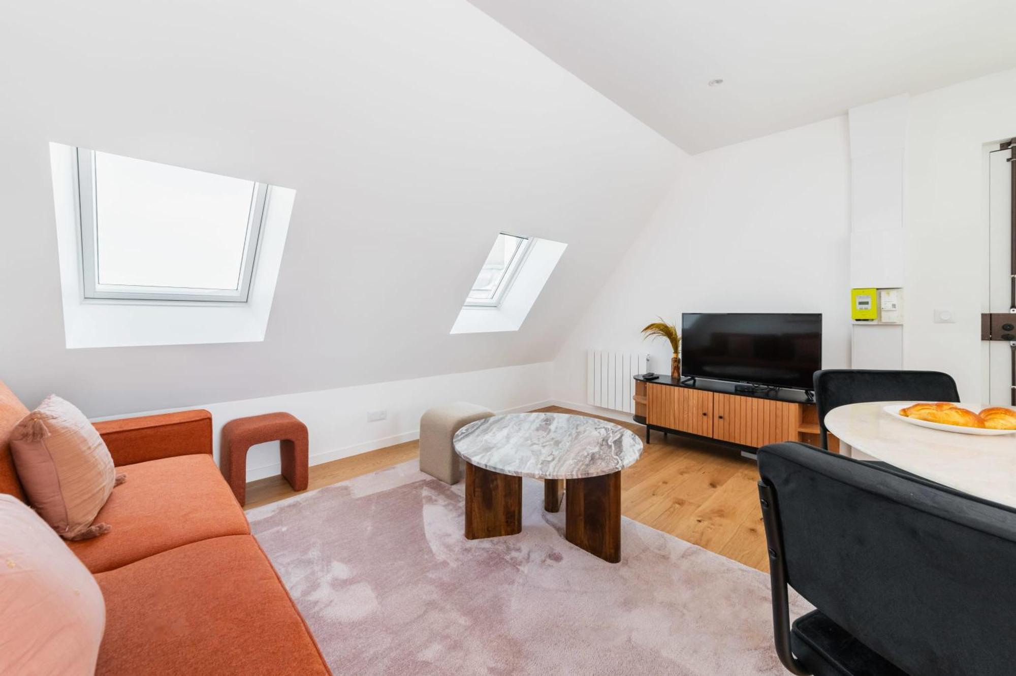 2 Pieces Refait A Neuf Dernier Etage - 19 - 4p - Flat-guest Paris