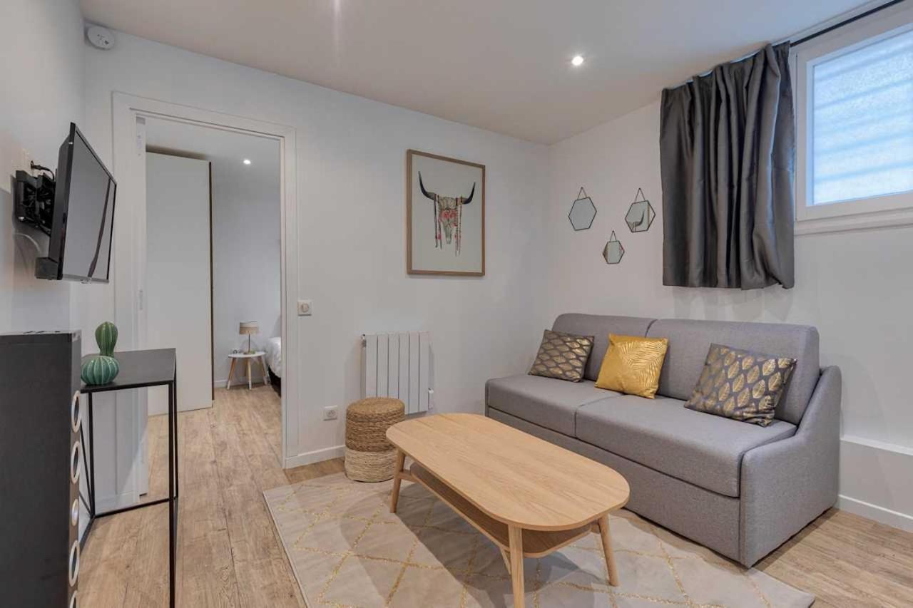 Apartment By Buttes Chaumont Park Parisian Freshness 12 Paris