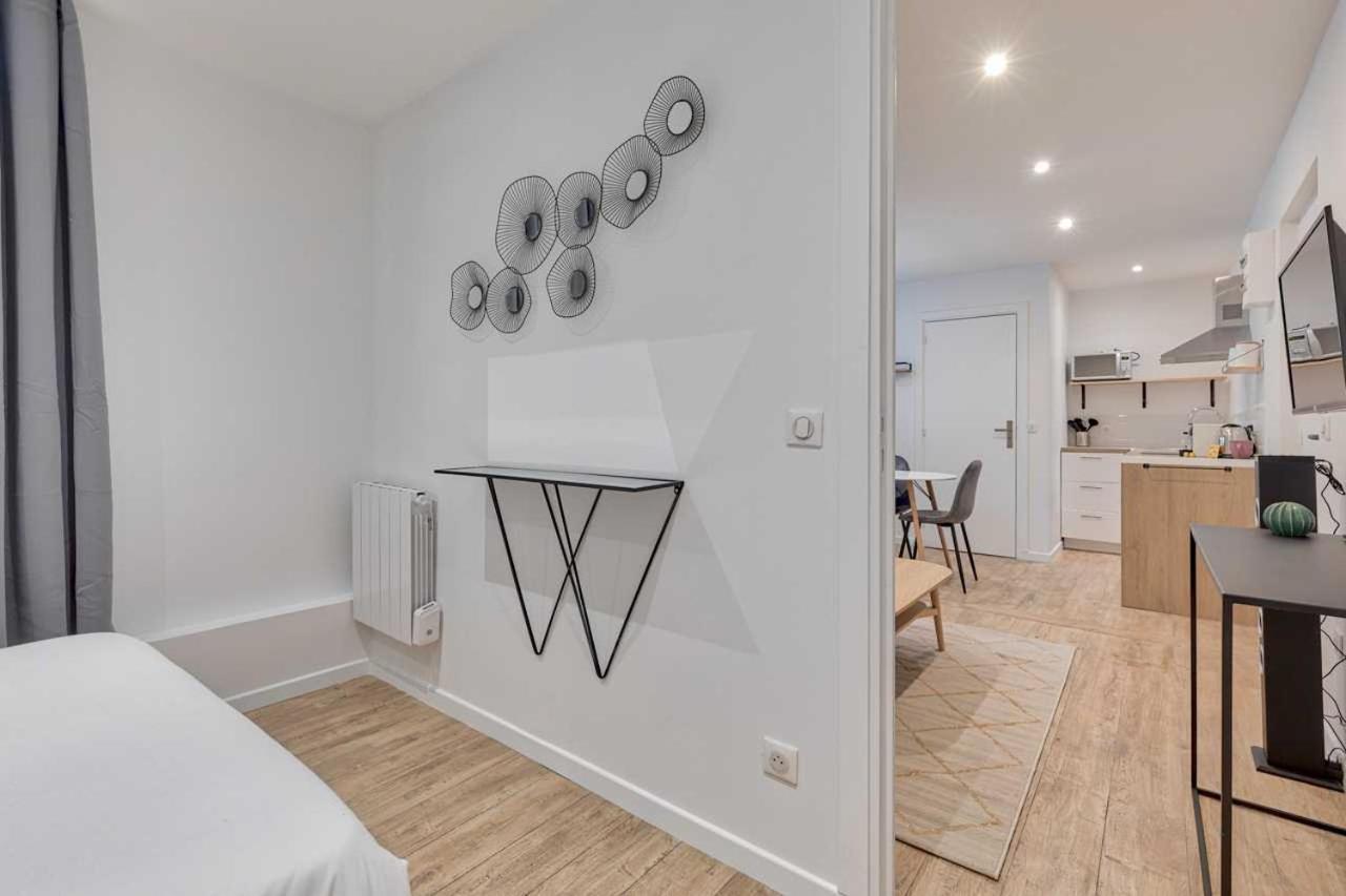 By Buttes Chaumont Park Parisian Freshness 12 Apartment Paris