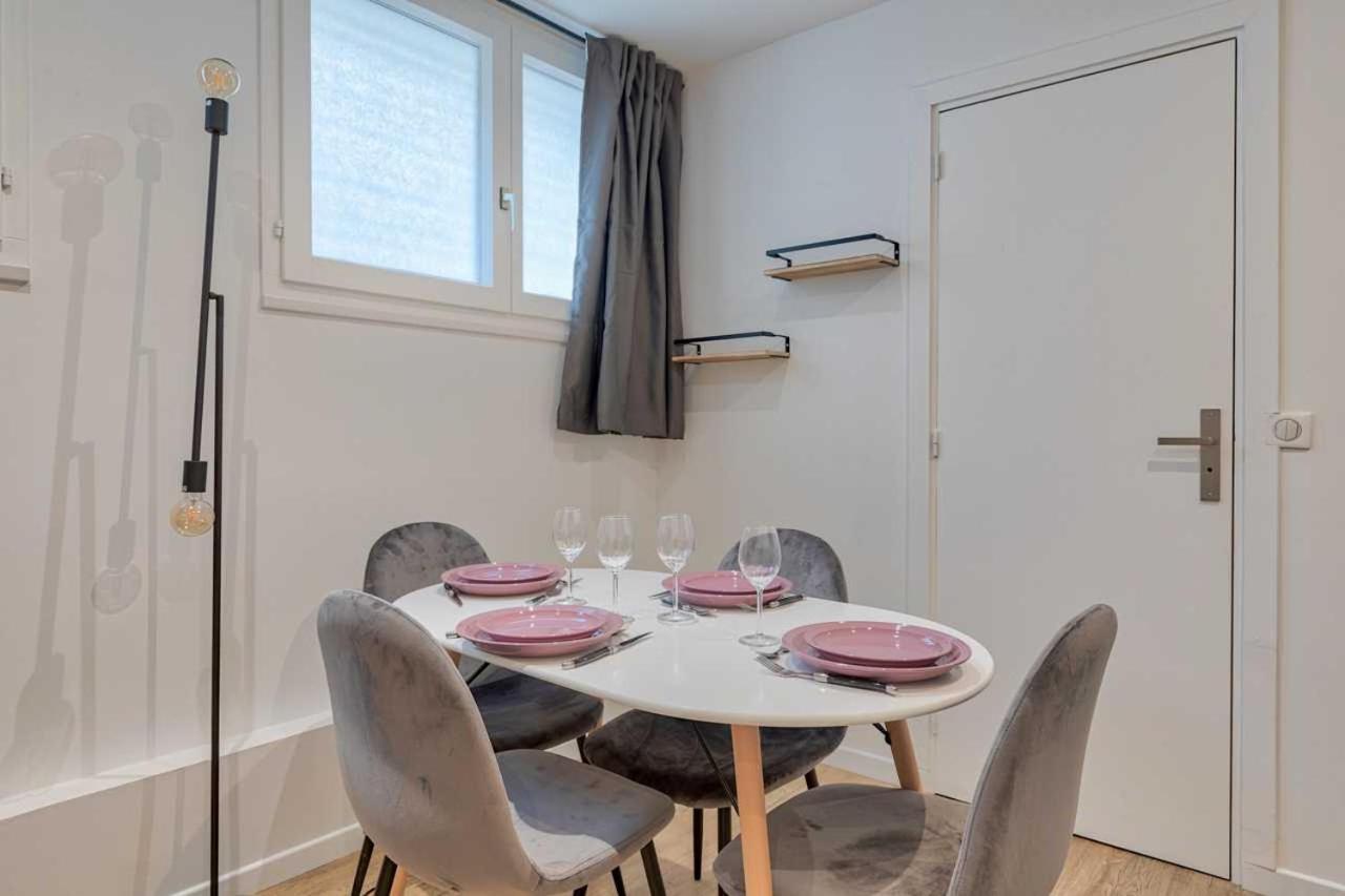 Apartment By Buttes Chaumont Park Parisian Freshness 12 *
