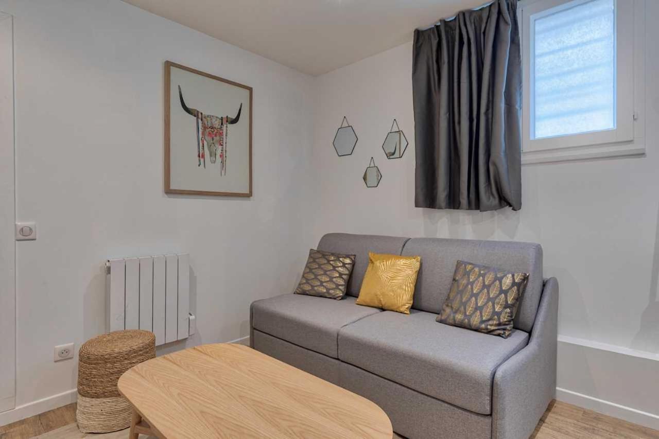 By Buttes Chaumont Park Parisian Freshness 12 Apartment Paris