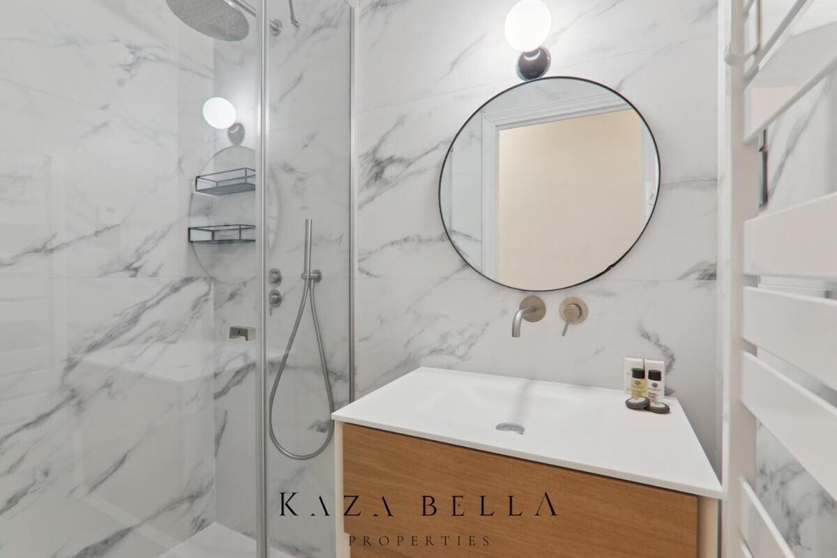 Kaza Bella - 8 Luxurious Close To Arc De Triomphe Apartment