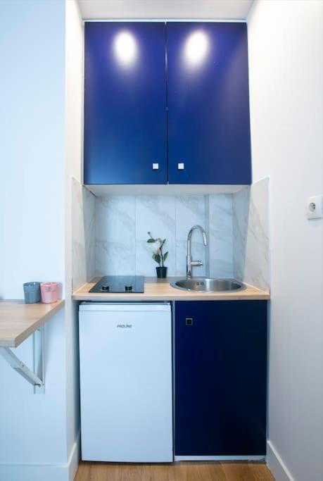 Appartement Studio Renove De Charme - Canal Saint Martin Paris