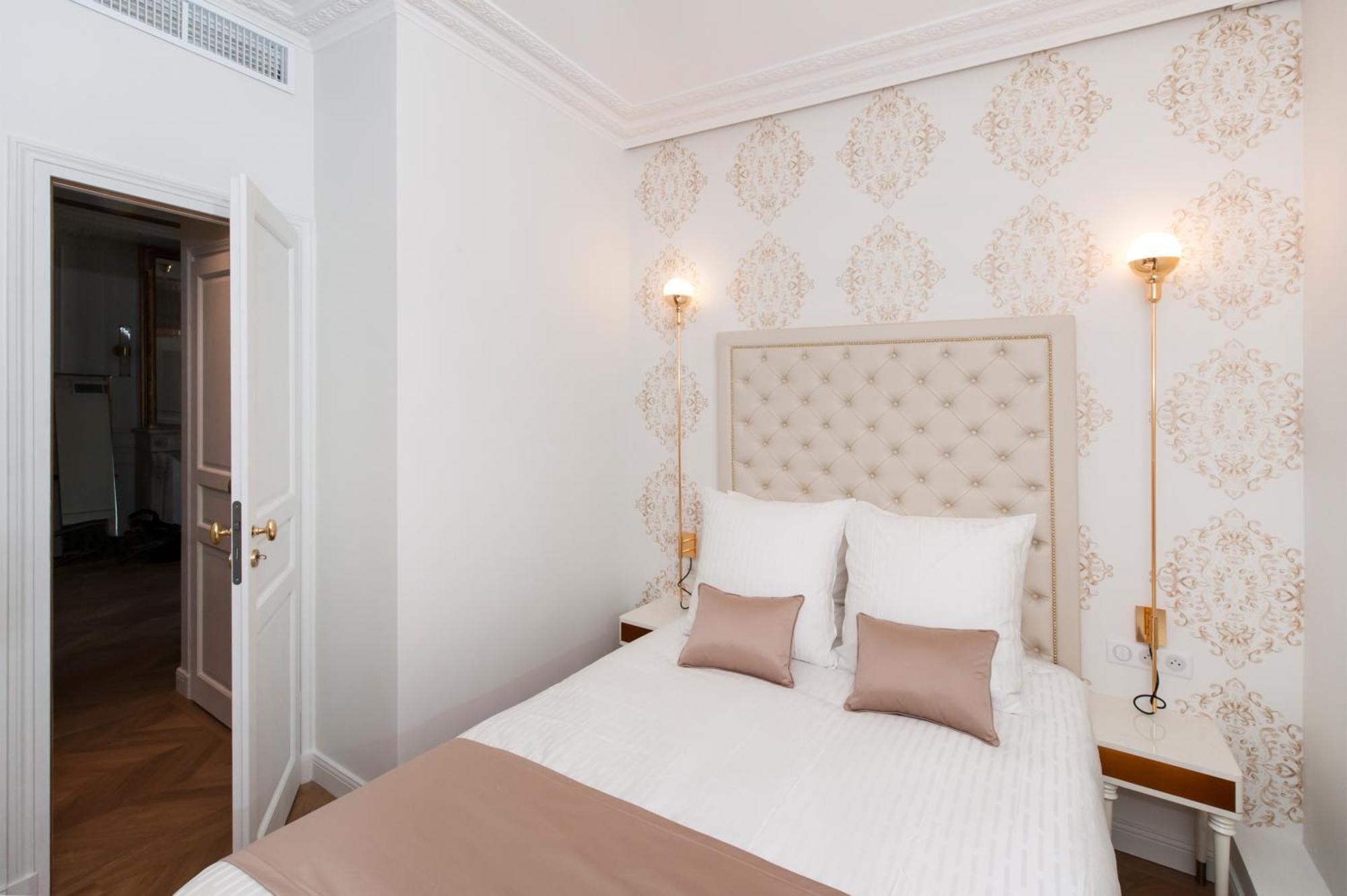 Pick A Flat's Champs Elysees - Rue Lincoln * Paris