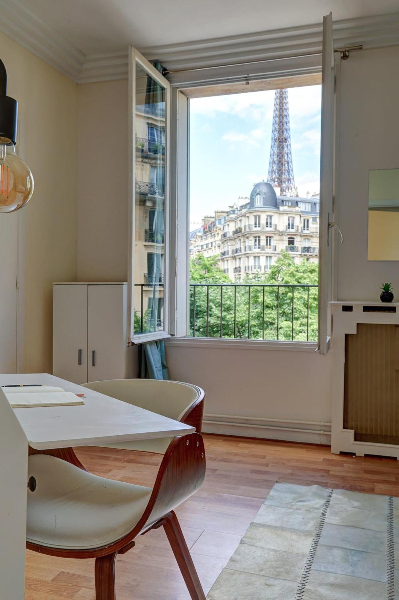 Tower 1br Cozy Apartment