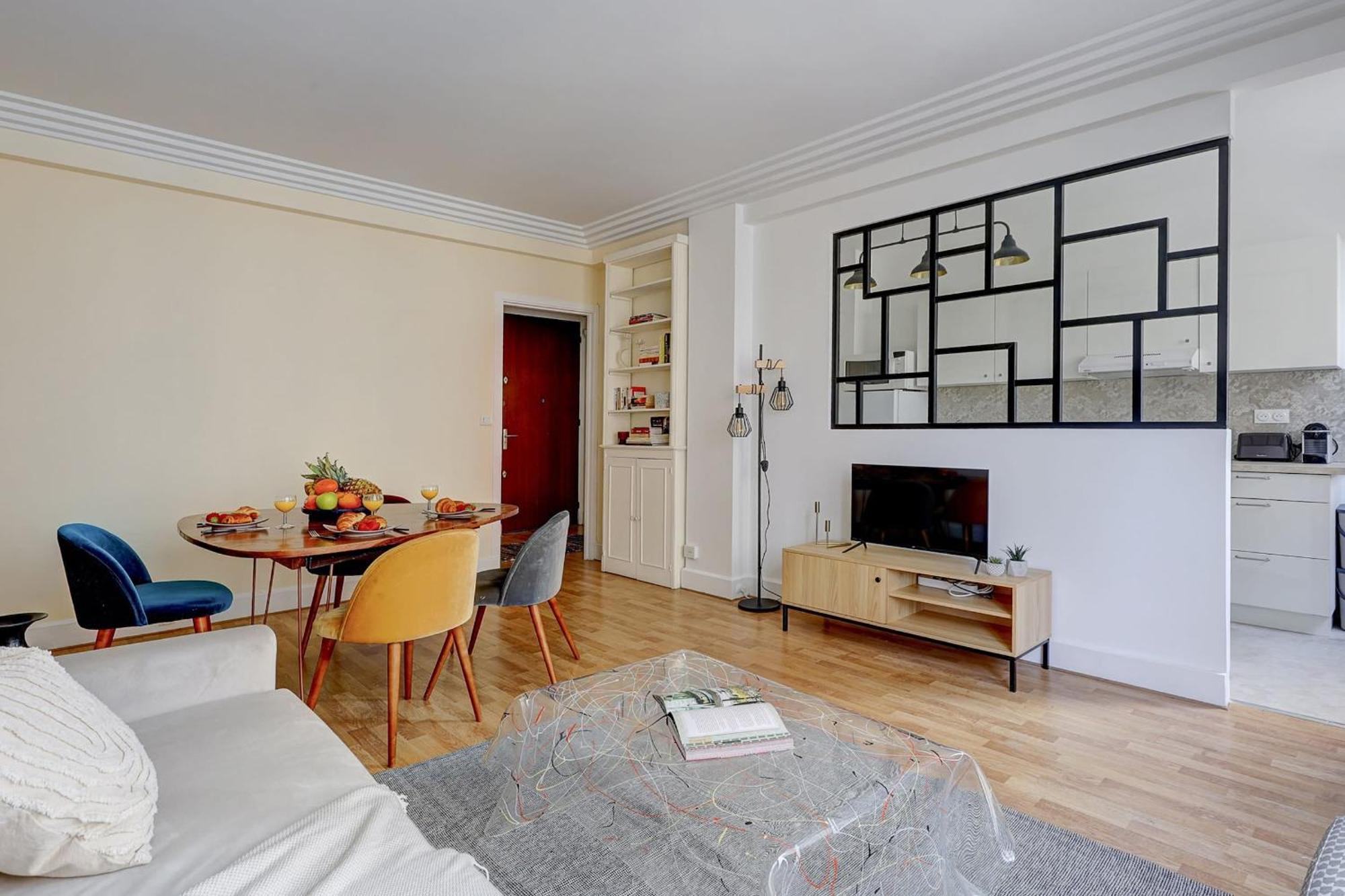 Tower 1br Cozy *
