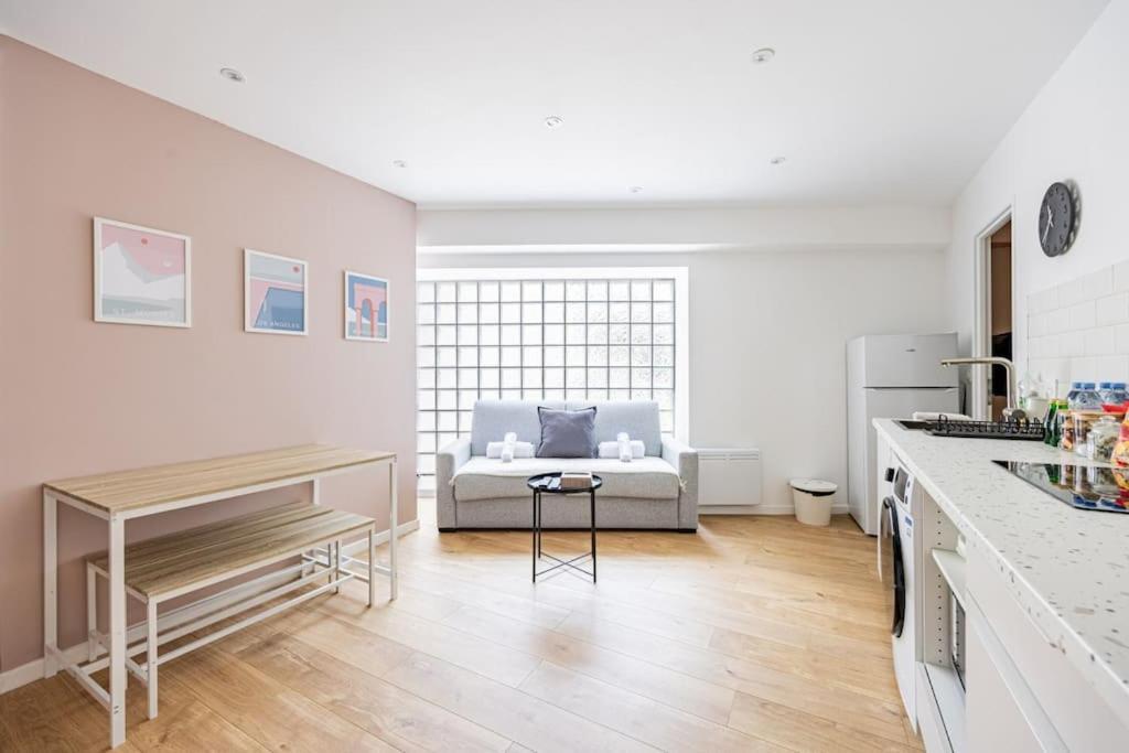Charme Parisien 6 Personnes, 2 Chambres, 19eme * Paris