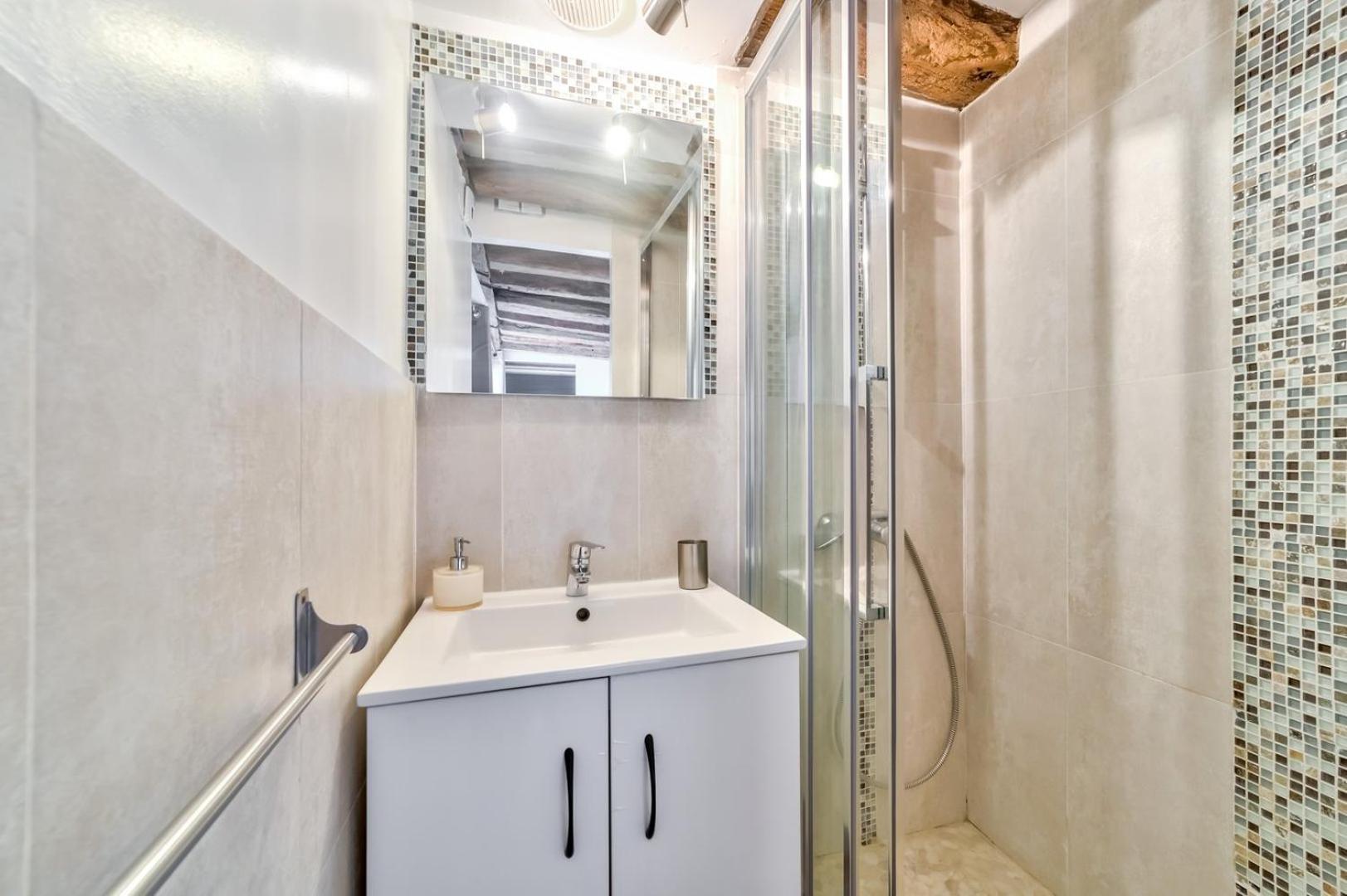 Apartment Guestready - Elegant 2br Ap In Saint-martin Paris