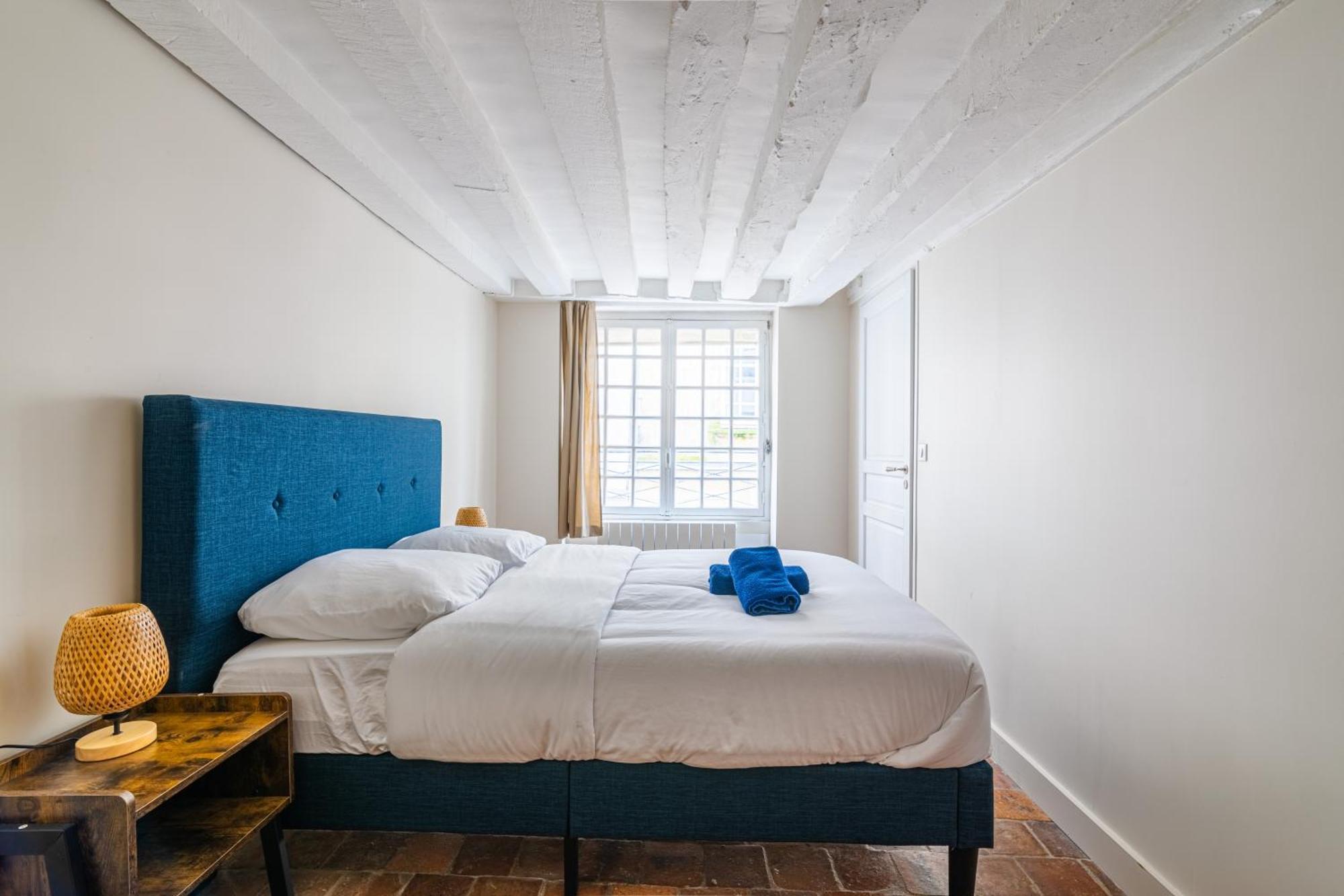 Au Coeur De Ile Saint-louis Free Netflix Appartement