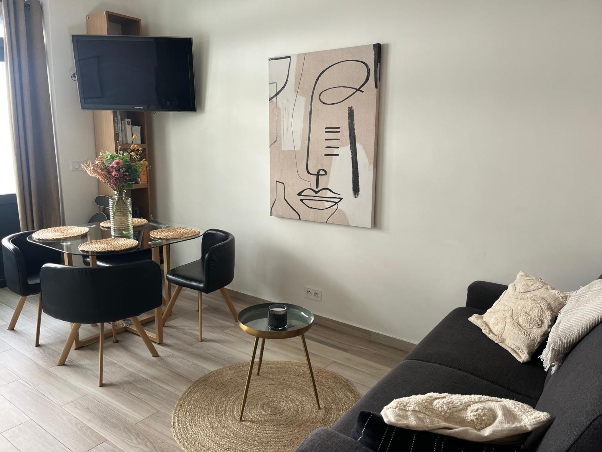 Montmartre Sacre Coeur Duplex