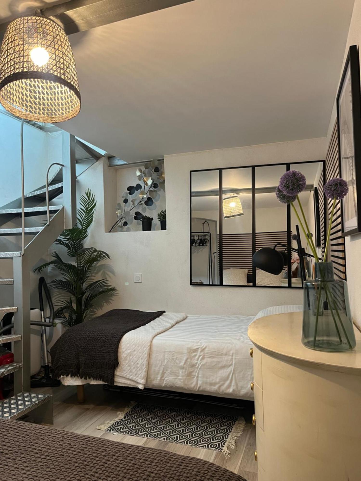 Montmartre Sacre Coeur Duplex *