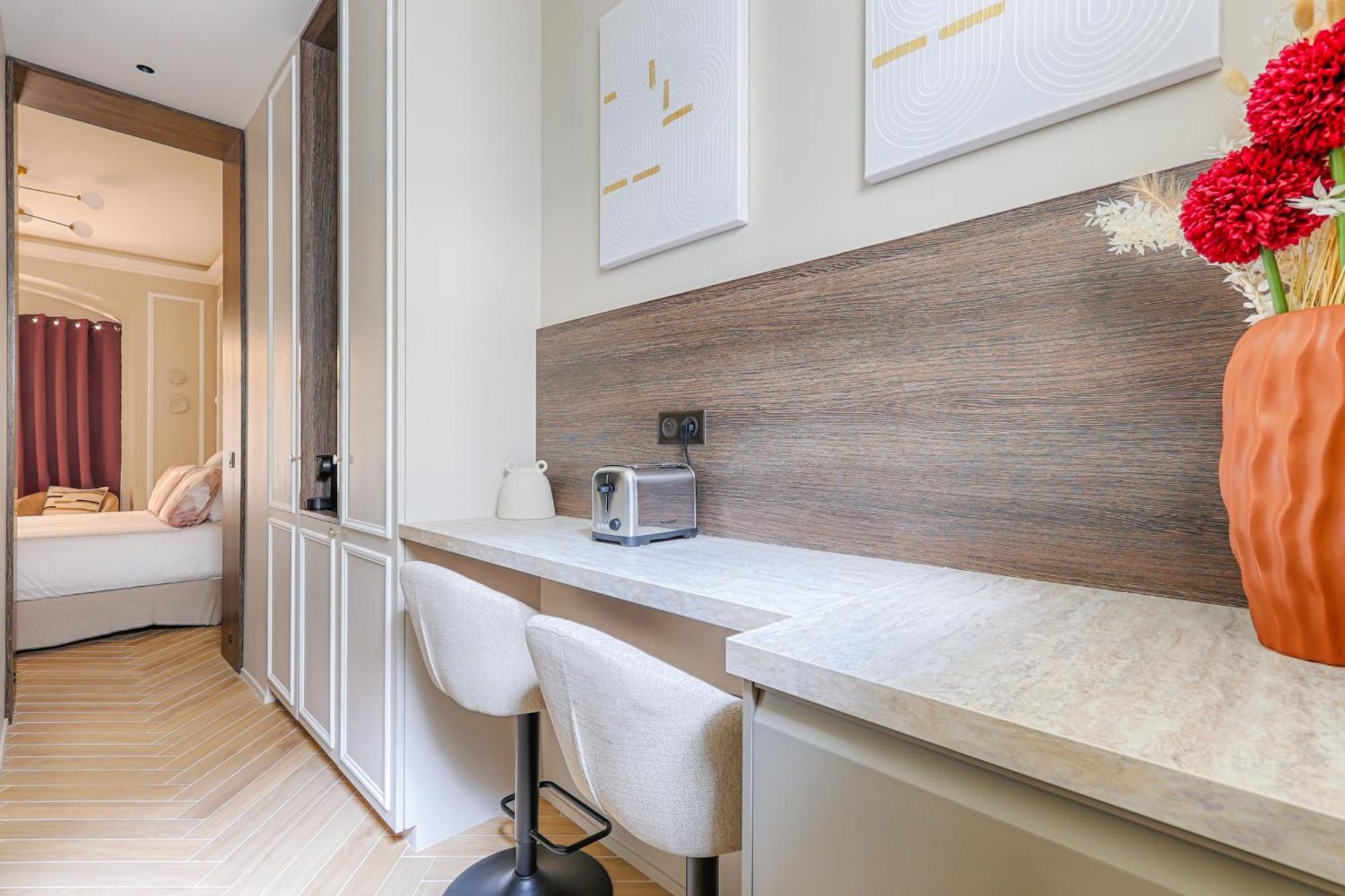 Luxury And Design Invalides Apartment