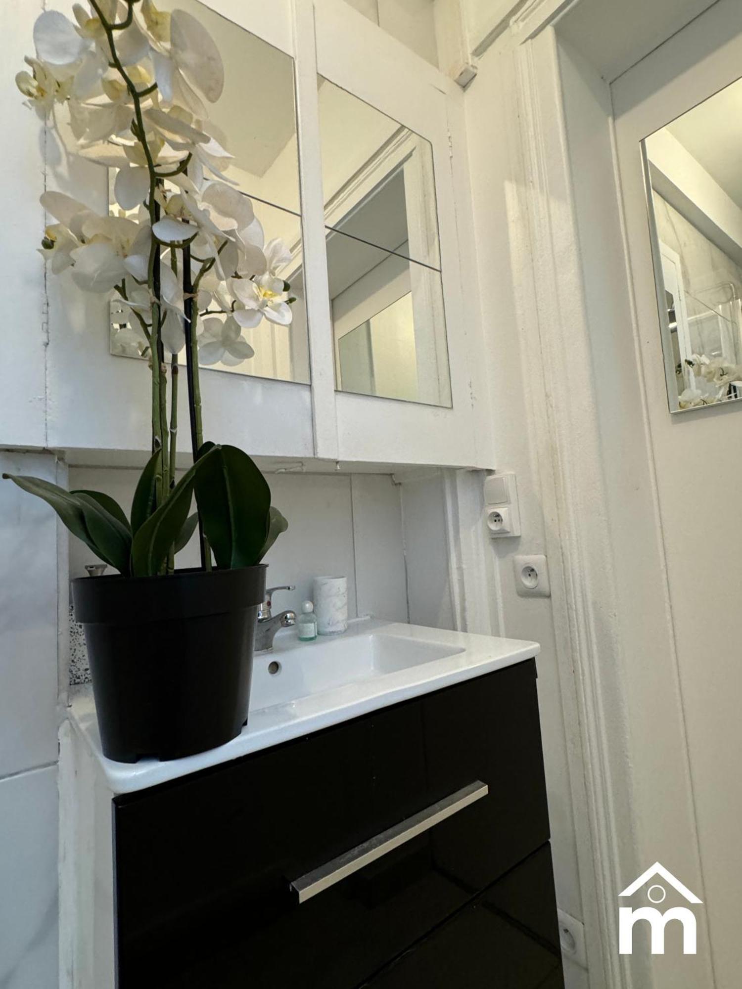 Apartment Invalides By Edelsam
