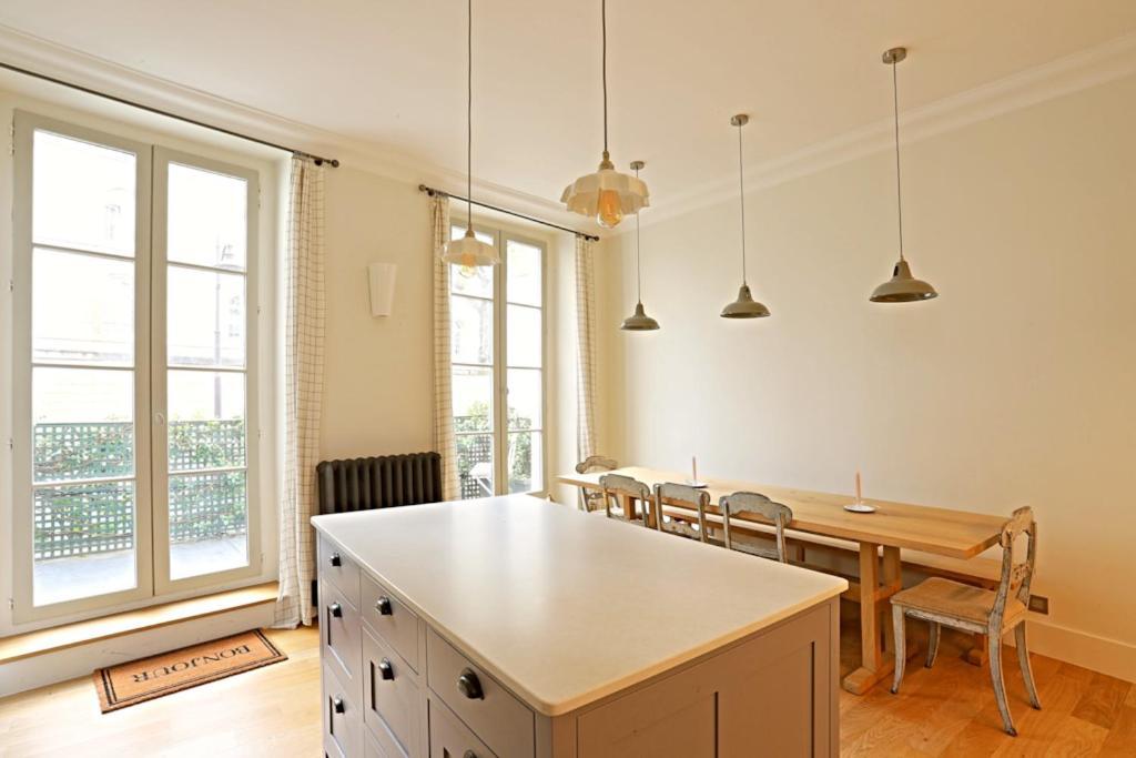 Apartment Beautiful Jardin Luxemboug Rue Ferou *
