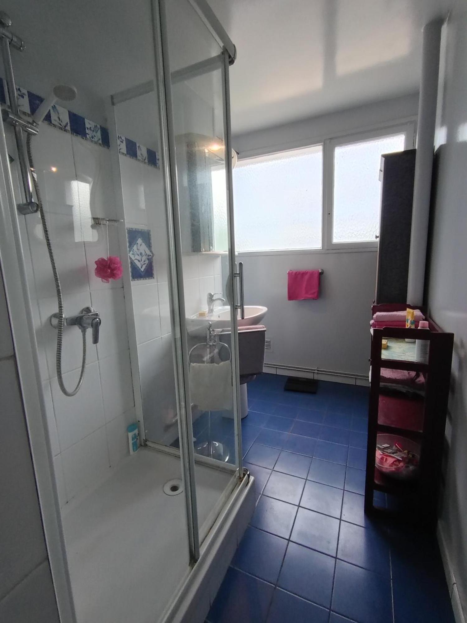 Cosy Centre Au Pied Du Metro Homestay *