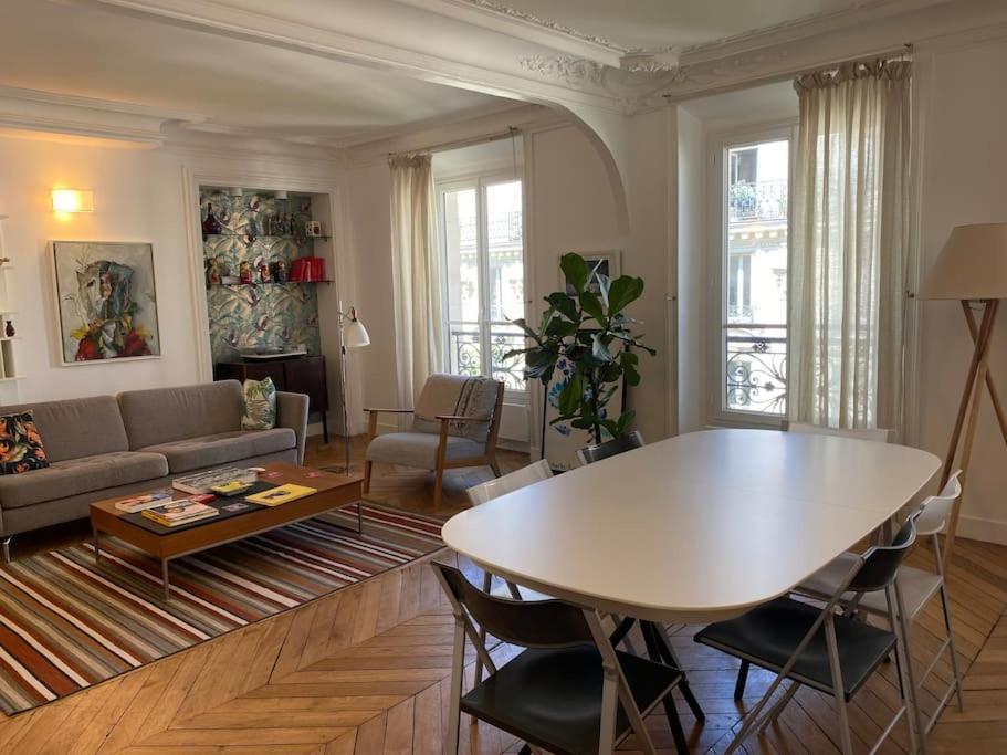 West Livingtrendy Area Spacious 2br Opera Montmartre Apartment