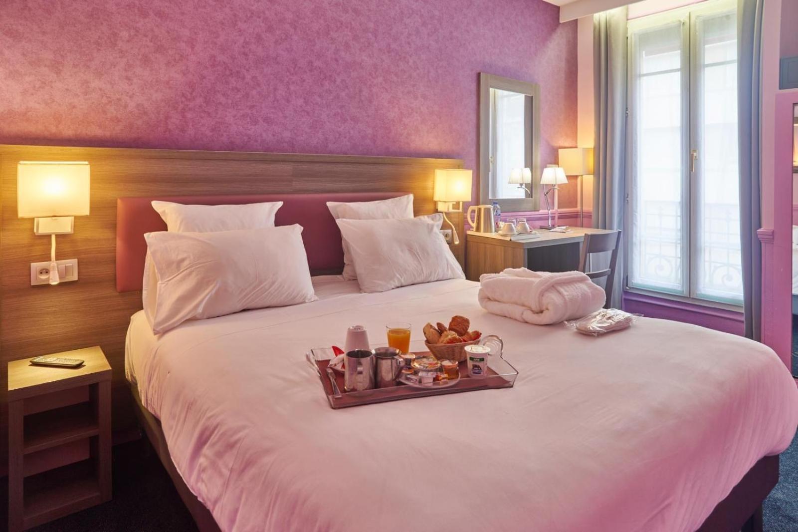 Poussin Hotel 3*