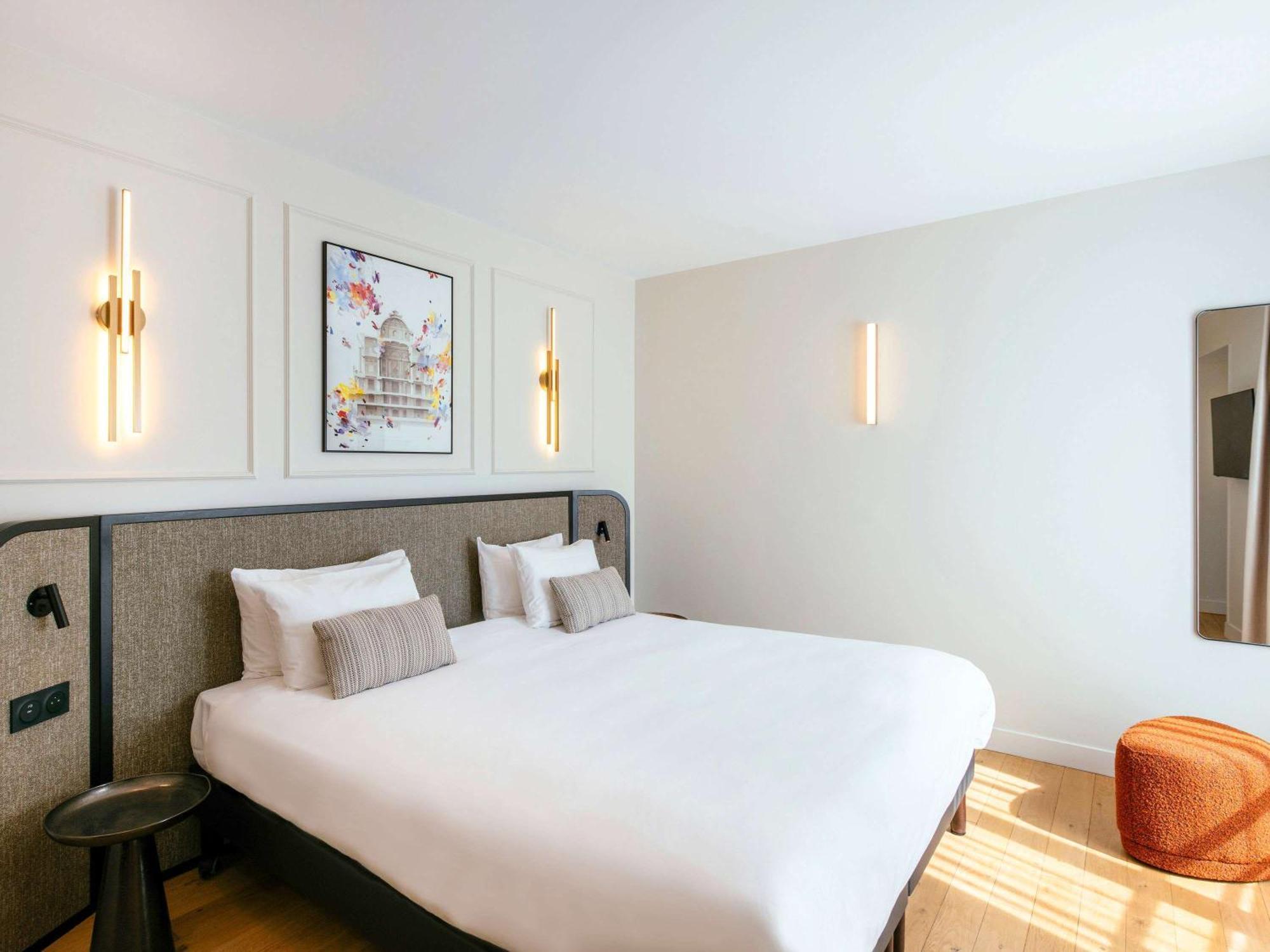 Adagio Opera Aparthotel 4*