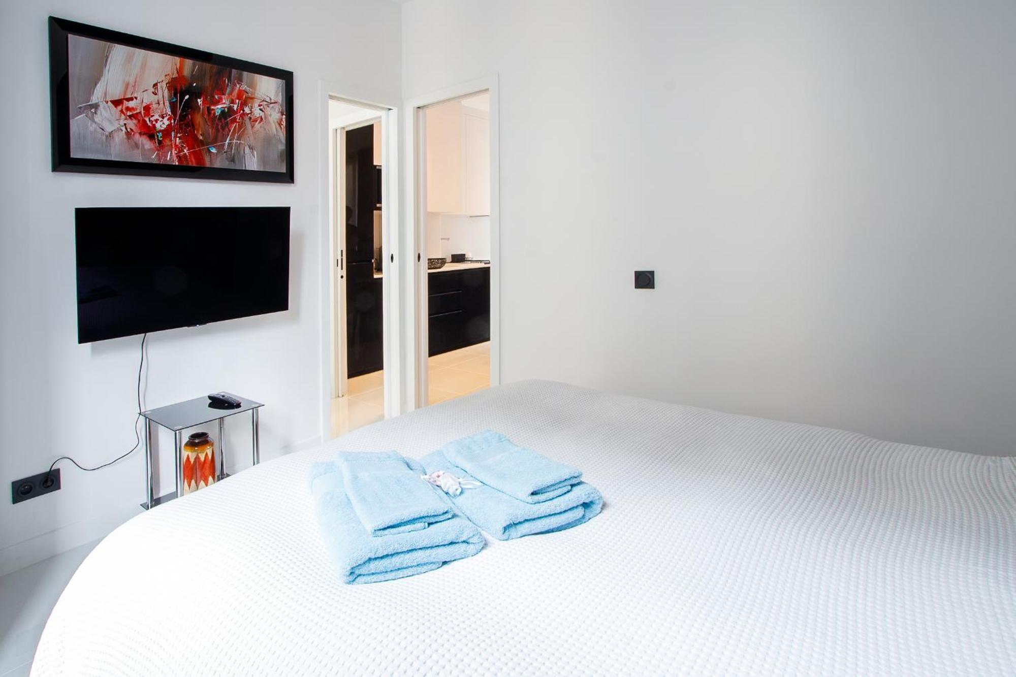 Luxury Apartment Les Champs-Elysees Apartment *