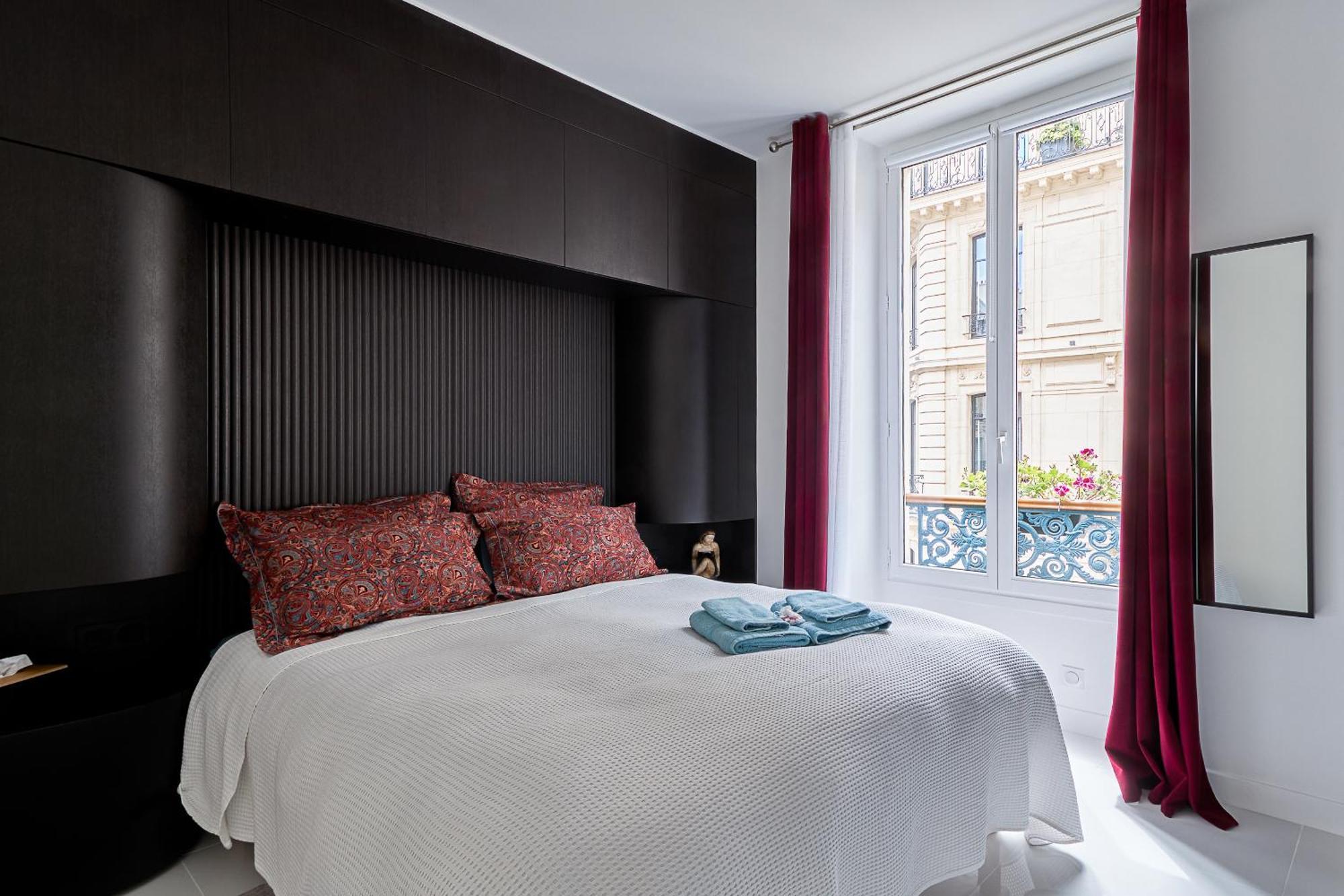 Luxury Apartment Les Champs-Elysees Apartment Paris